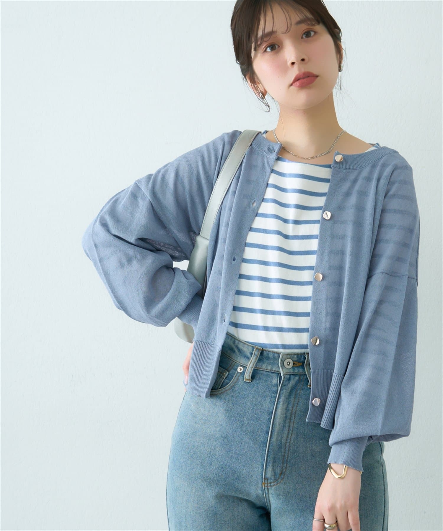 natural couture(ナチュラルクチュール)  接触冷感金釦シアーカーデ藍（0351050300）