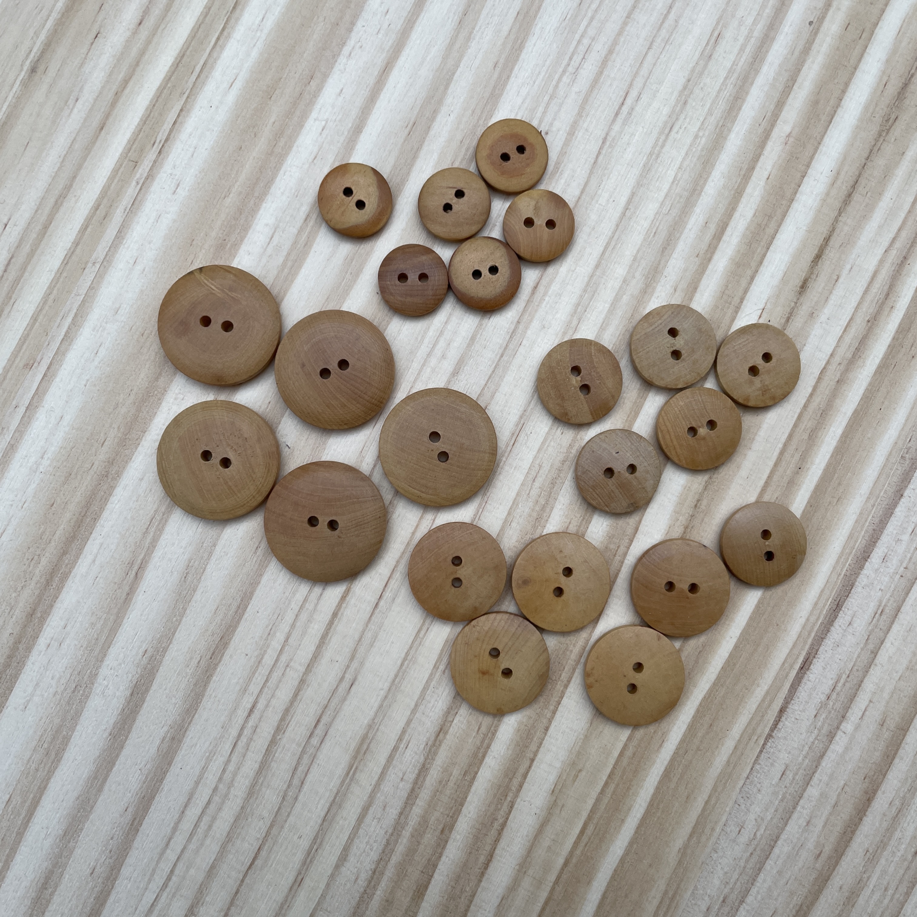 天然木扣 - 淺色, 多種尺寸可選