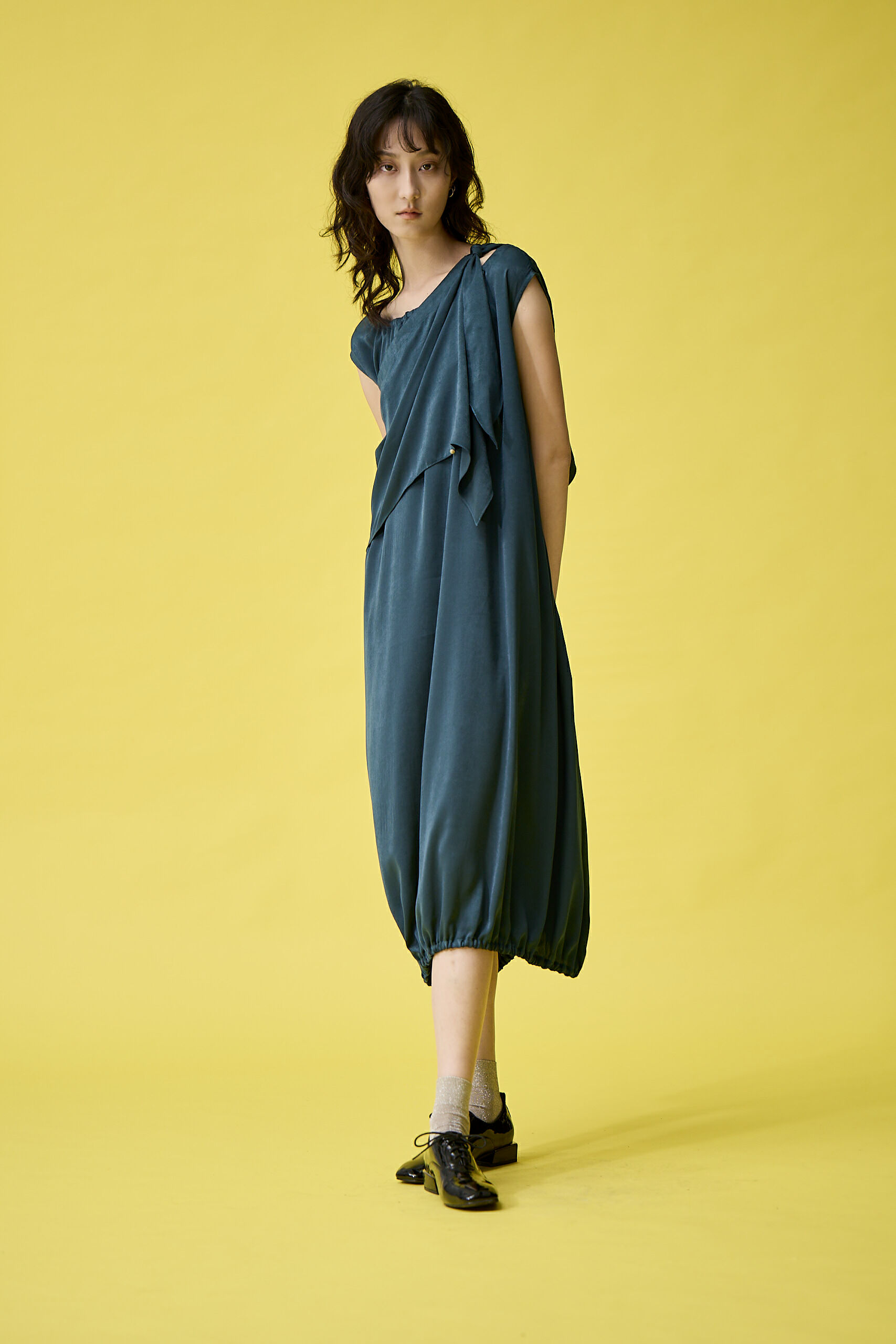 一字領蓋袖洋裝