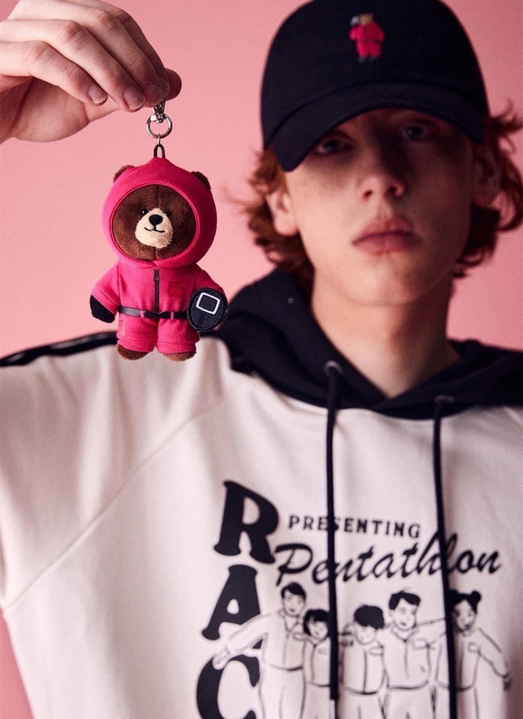 韓國 WHO A U × 魷魚遊戲2聯名小熊鑰匙圈吊飾