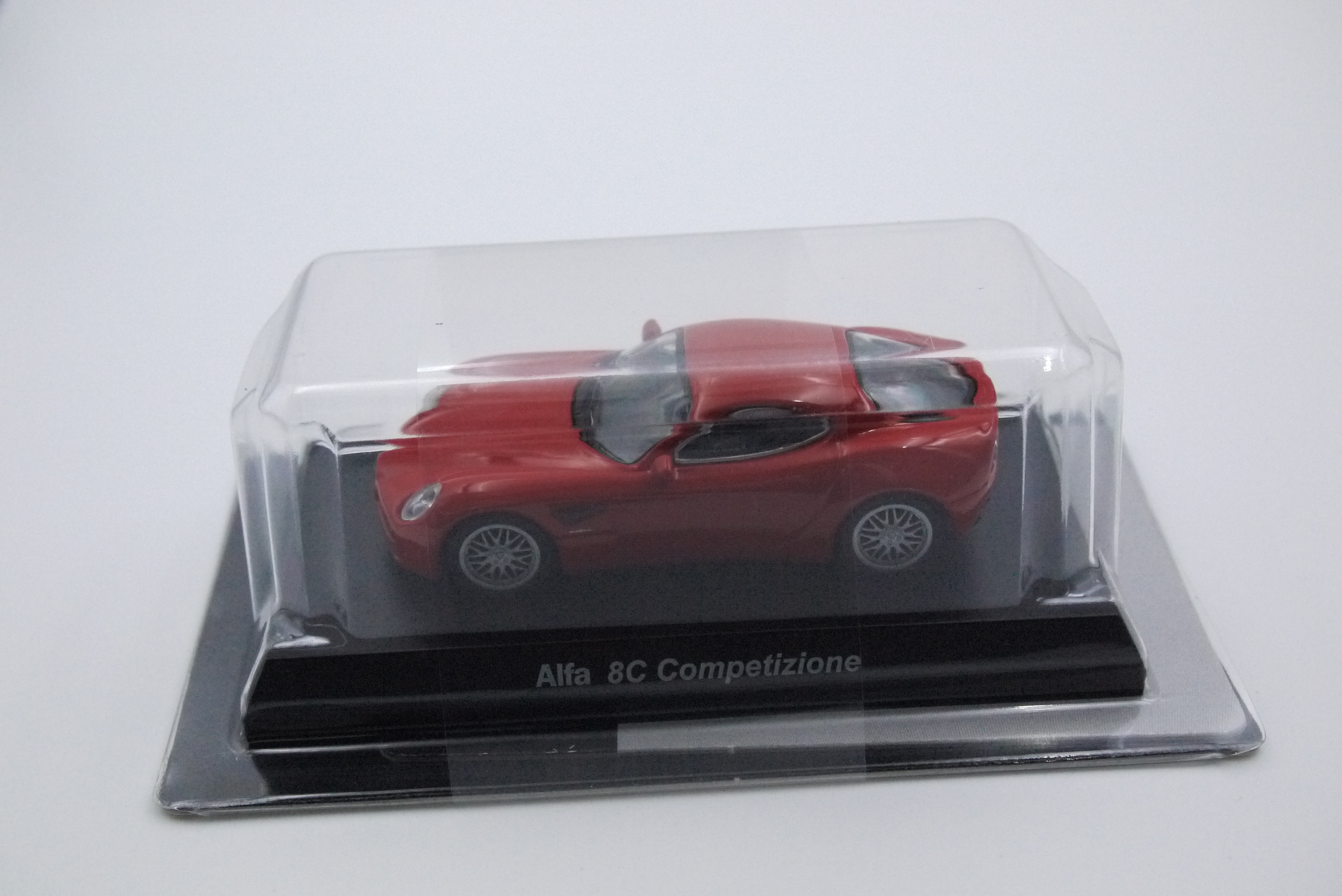 KYOSHO ALFA 8C COMPETIZIONE RED
