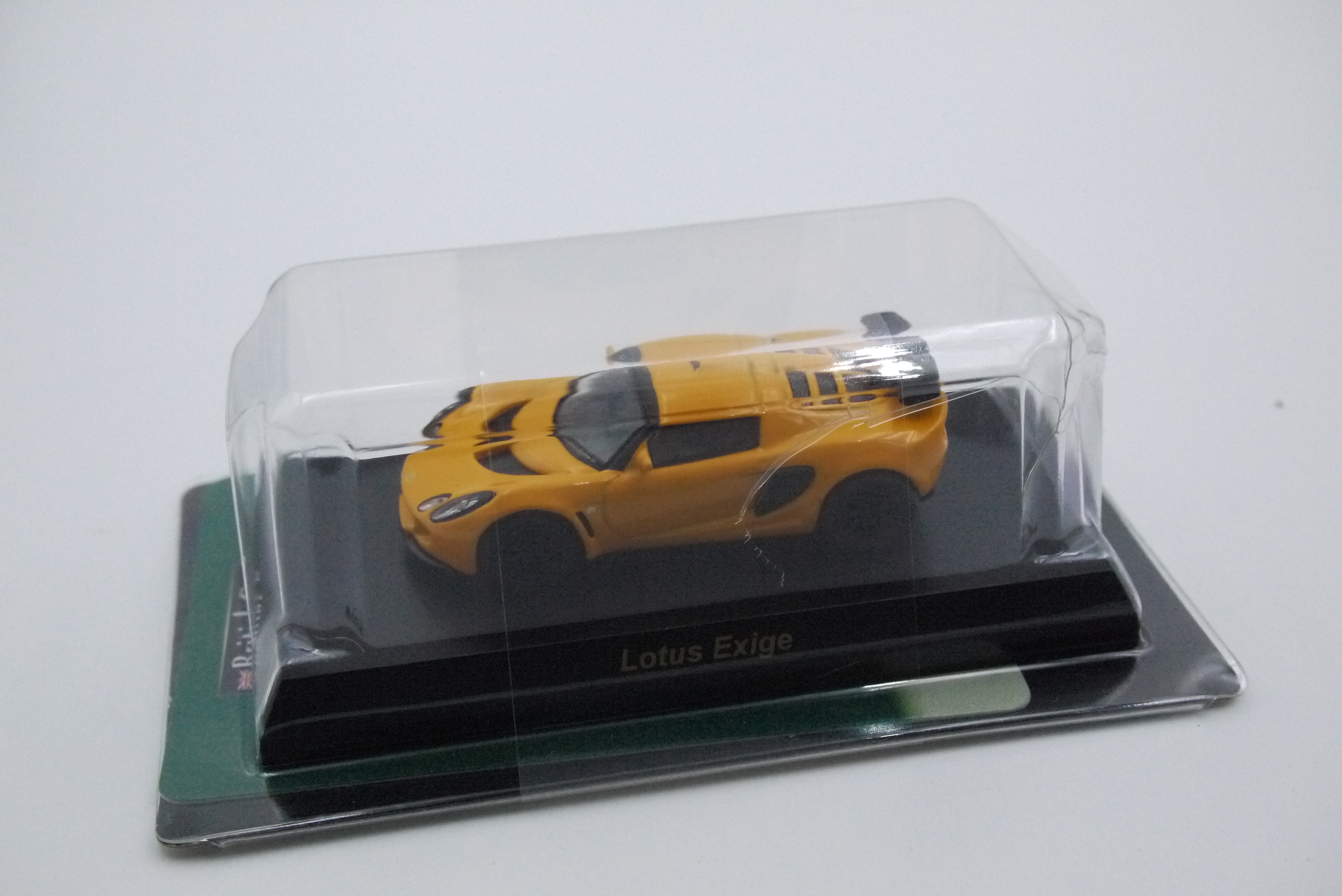 KYOSHO LOTUS EXIGE YELLOW