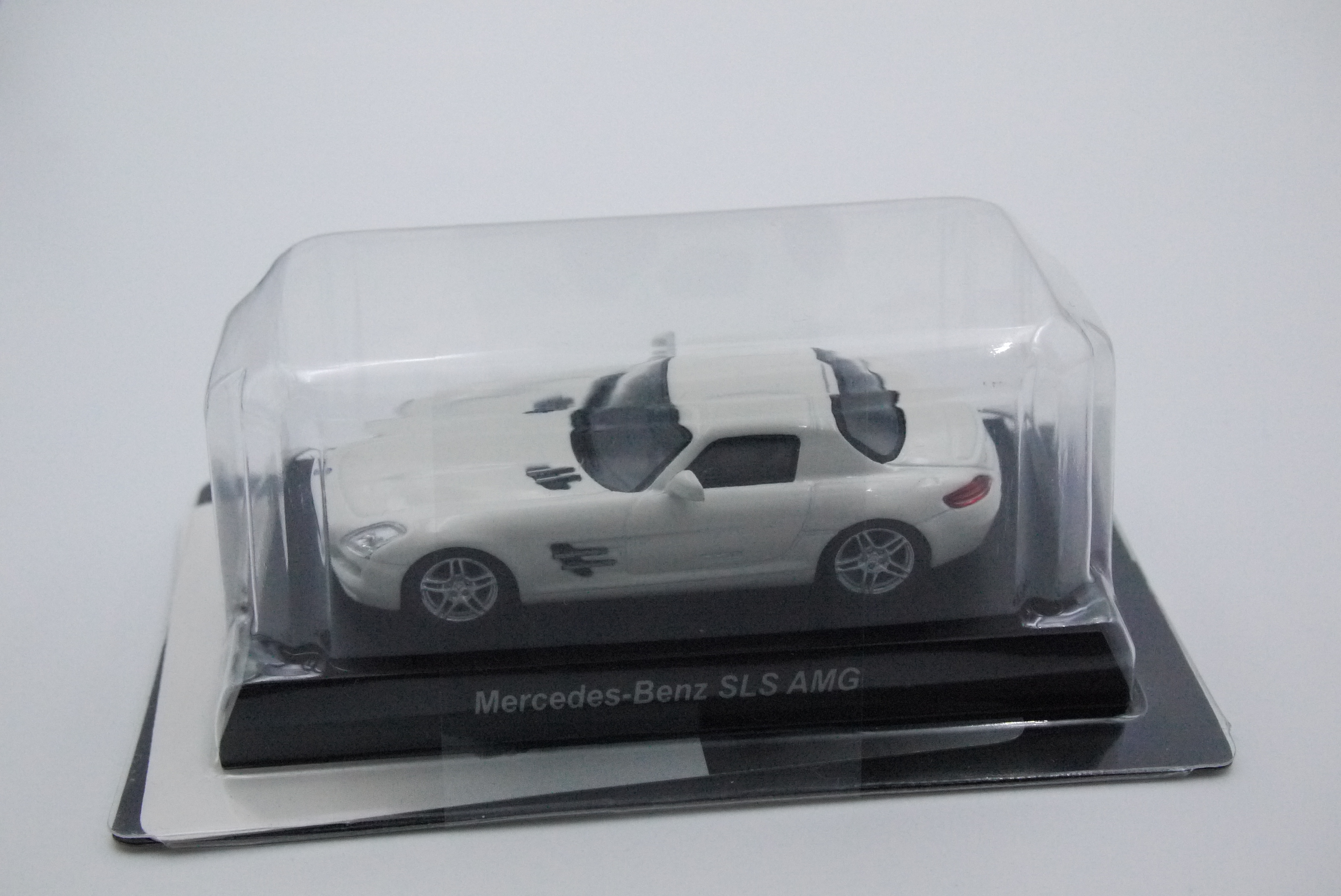 KYOSHO MERCEDES-BENZ SLS AMG WHITE