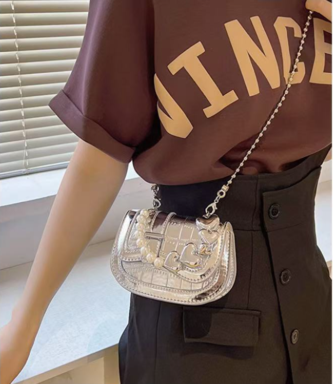 LCB03BA188SR 太空銀愛心手挽兩用包