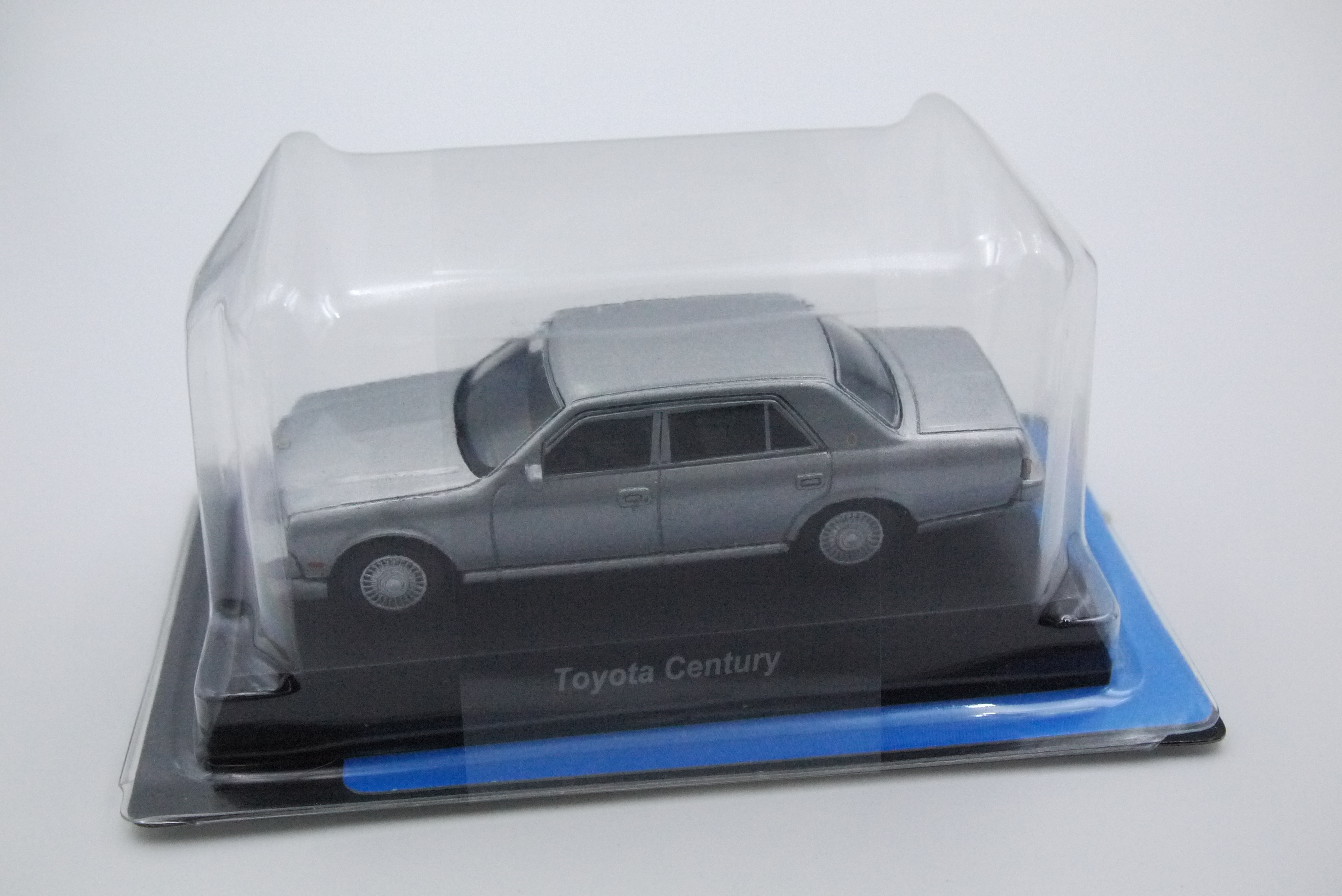 KYOSHO TOYOTA CENTURY SILVER