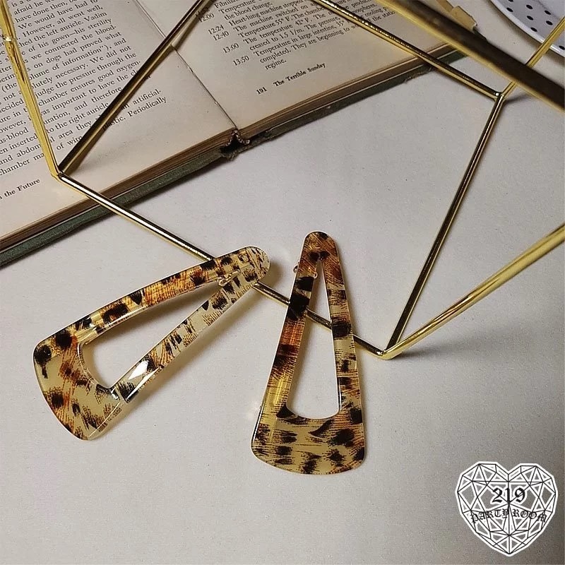 超大三角豹紋髮夾