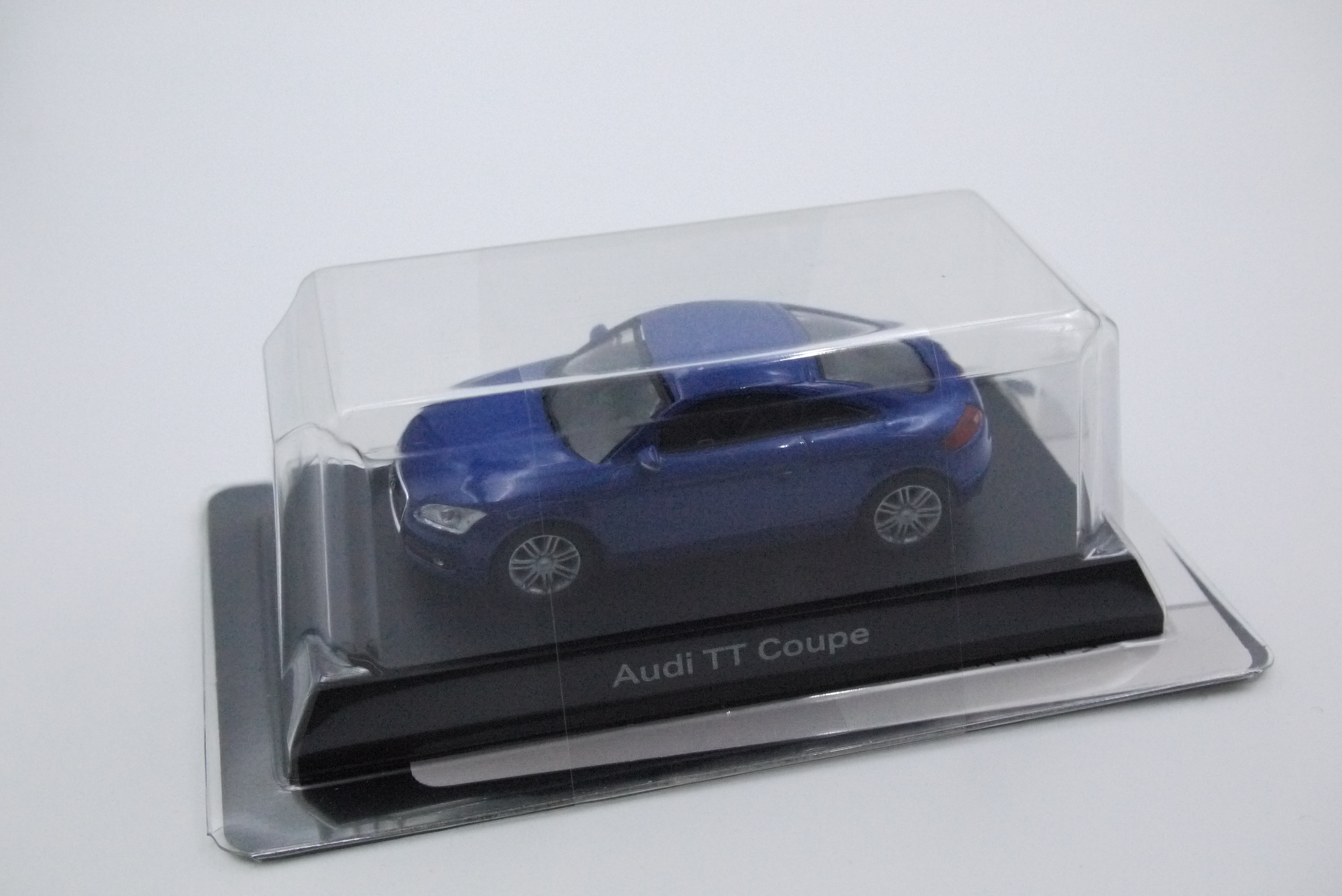 KYOSHO AUDI TT COUPE BLUE