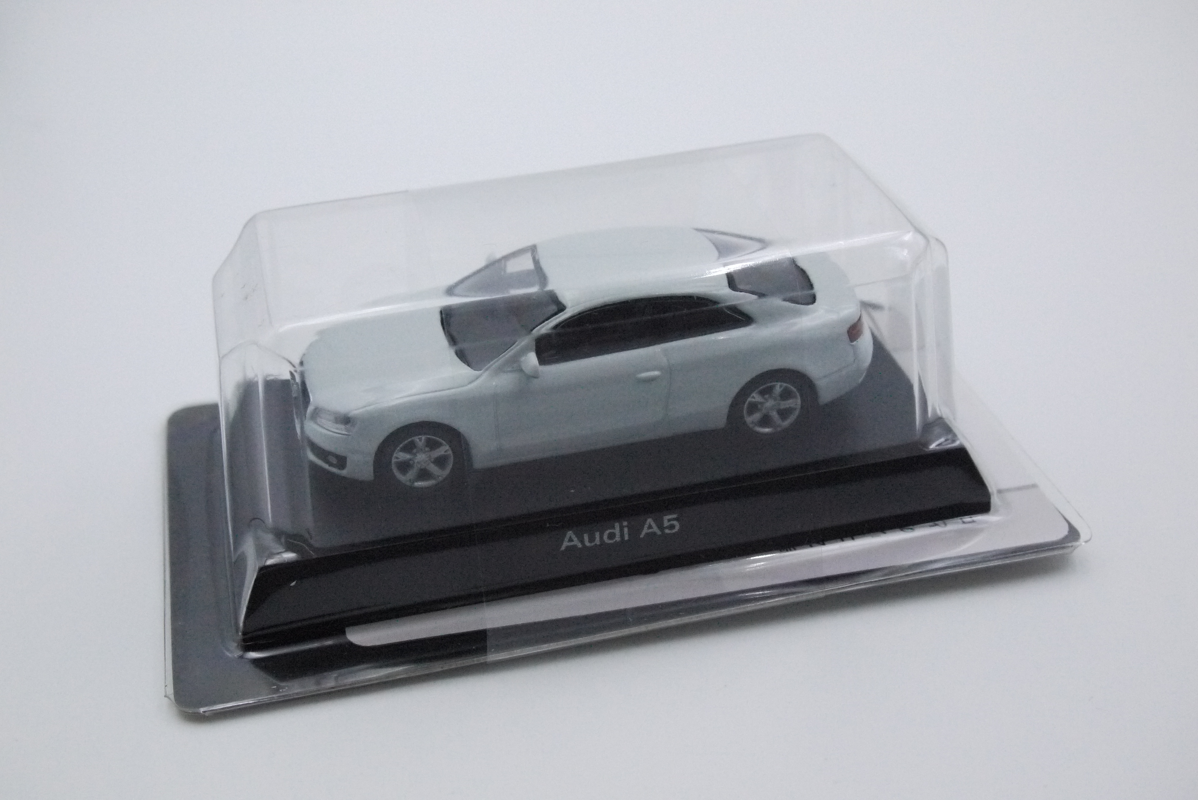 KYOSHO AUDI A5 WHITE
