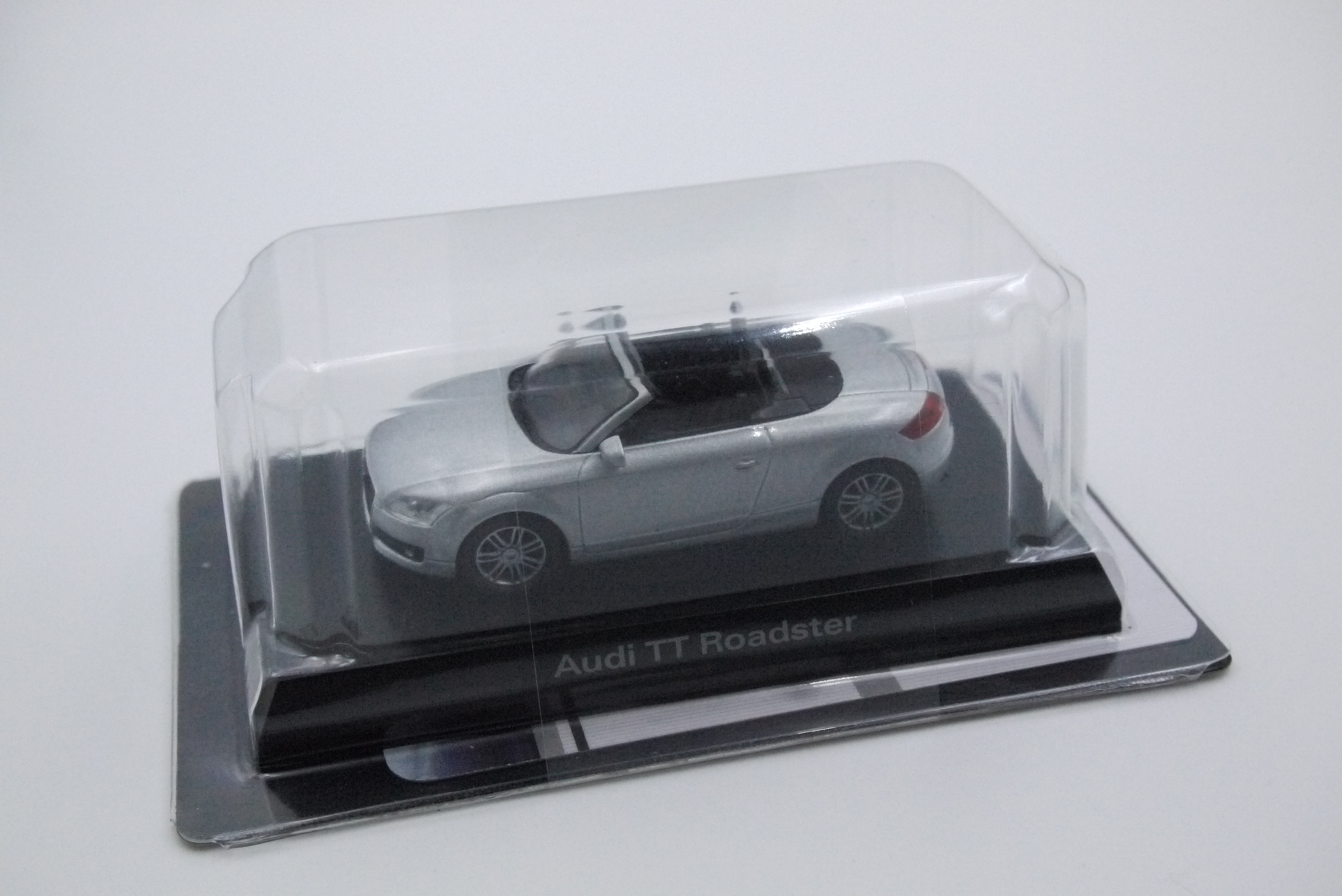 KYOSHO AUDI TT ROADSTER SILVER