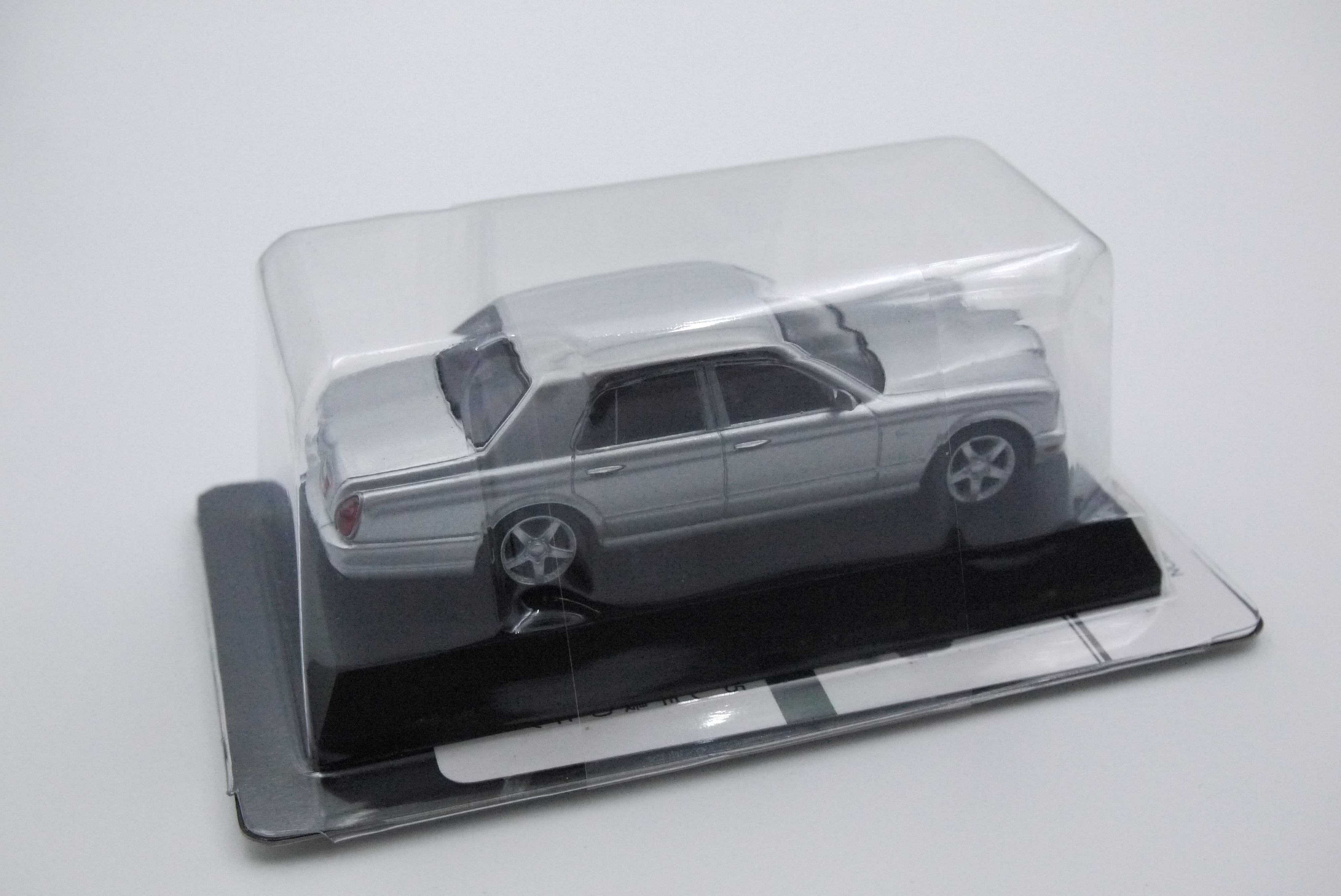 KYOSHO BENTLEY ARNAGE T SILVER