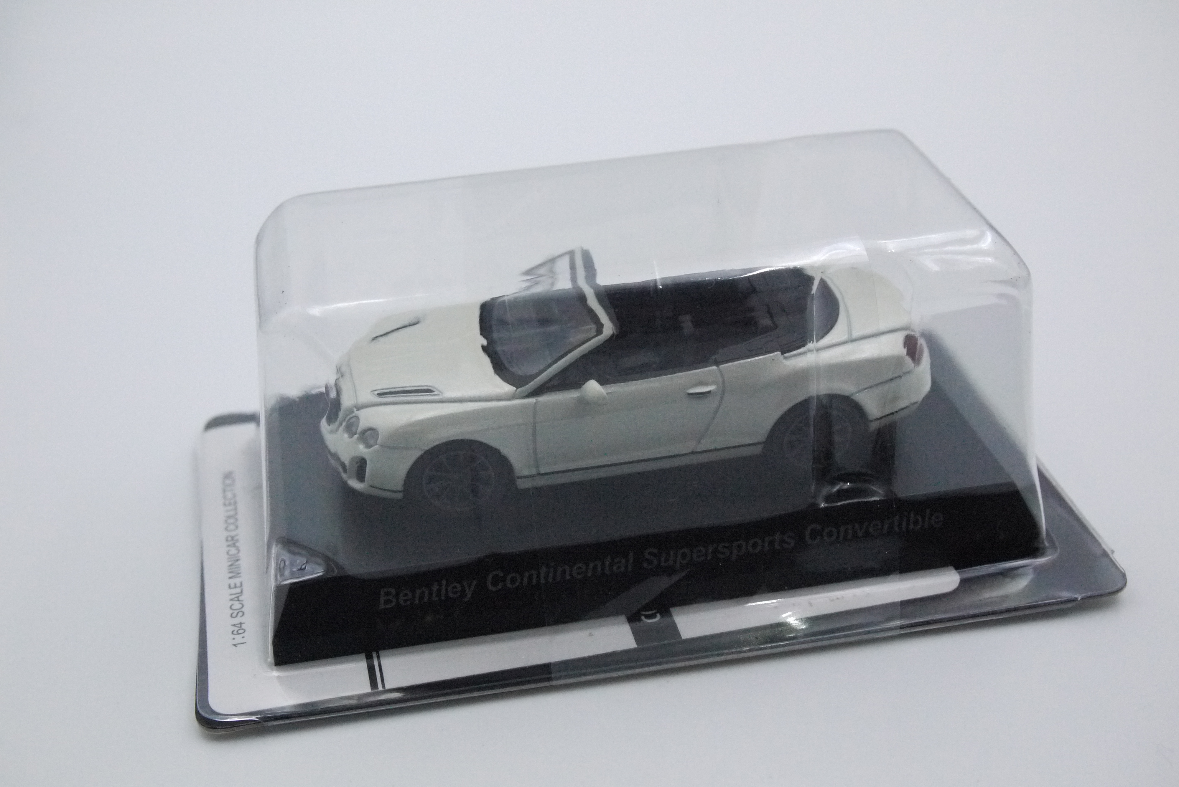 KYOSHO BENTLEY CONTINENTAL SUPERSPORTS CONVERTIBLE WHITE