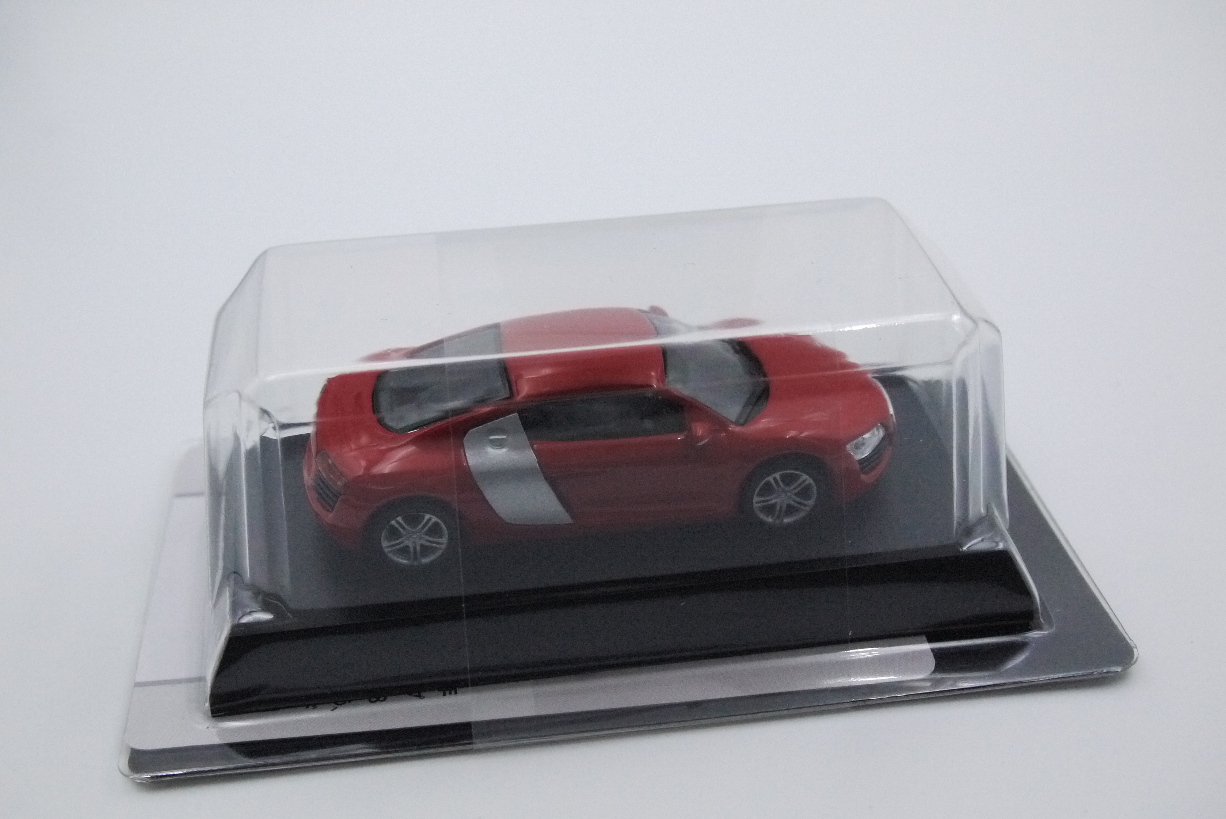 KYOSHO AUDI R8 RED