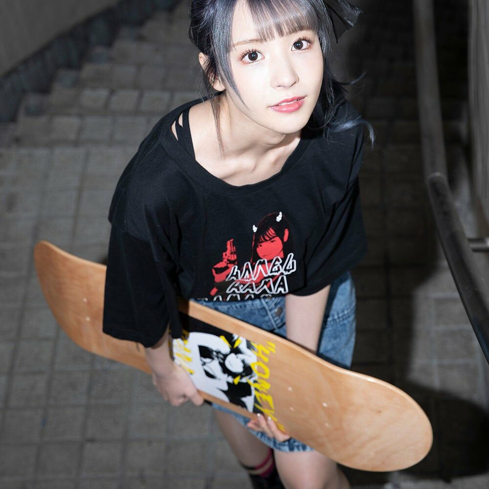 桃乃木かな オリジナルボード 滑板