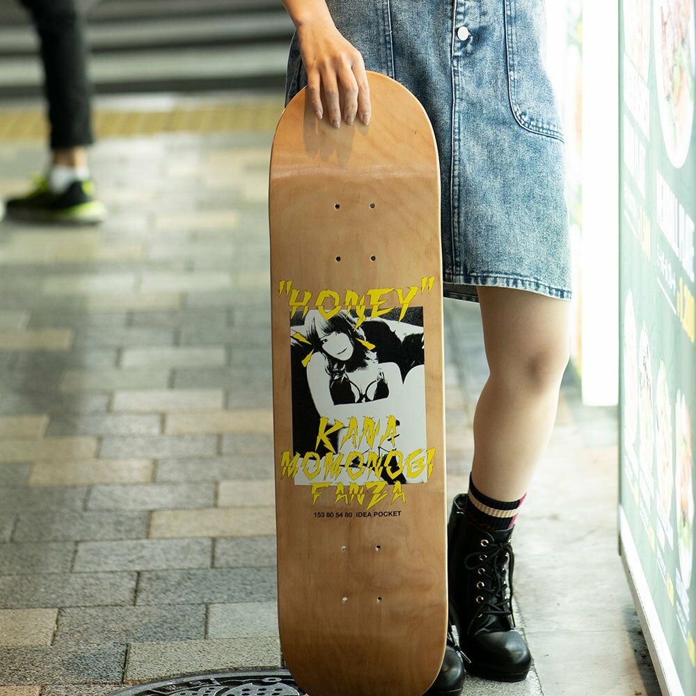 桃乃木かな オリジナルボード 滑板