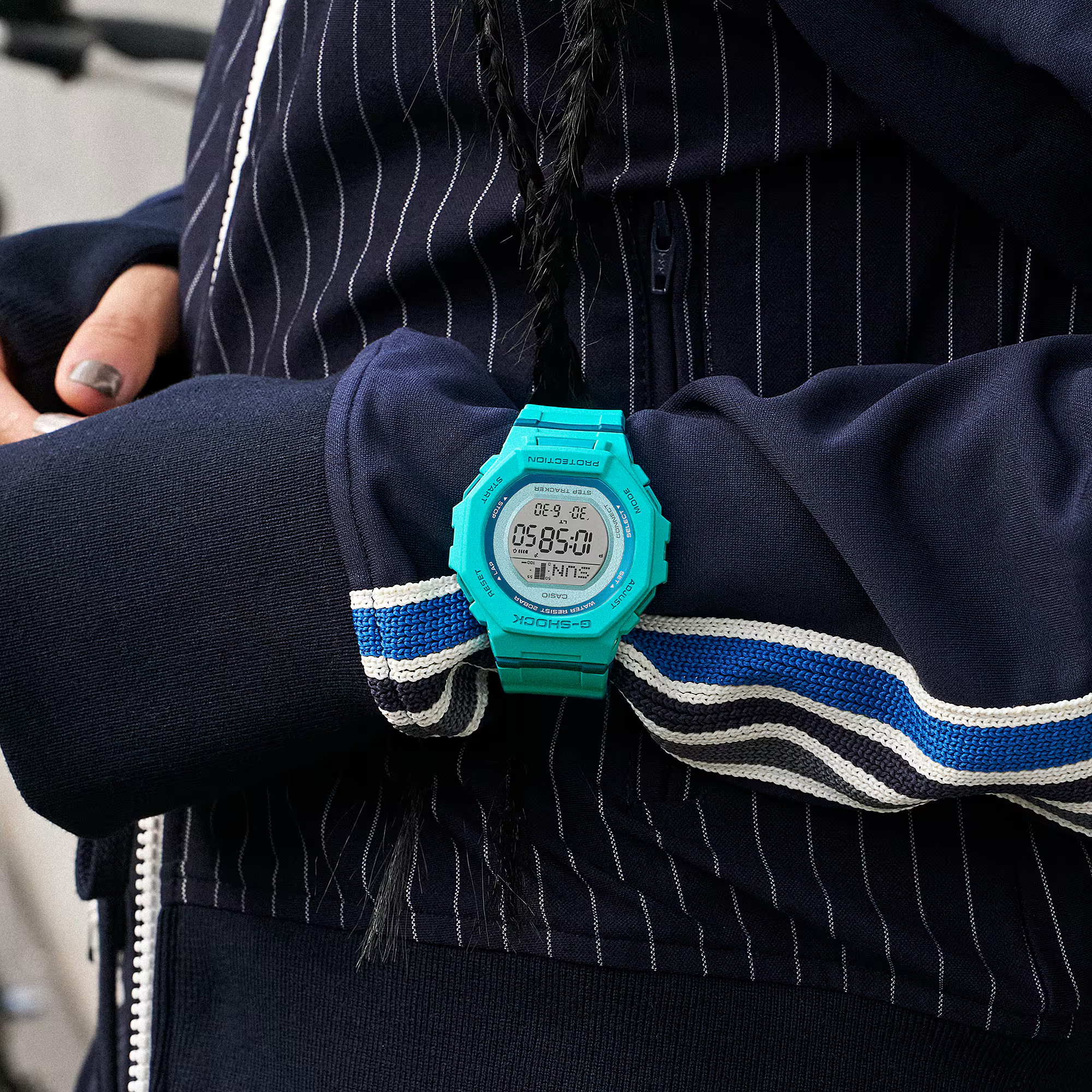 萬年鐘錶 - G-SHOCK 藍綠色藍芽計步器防震電子錶 GMD-B300SC-2 錶徑 : 43.8mm