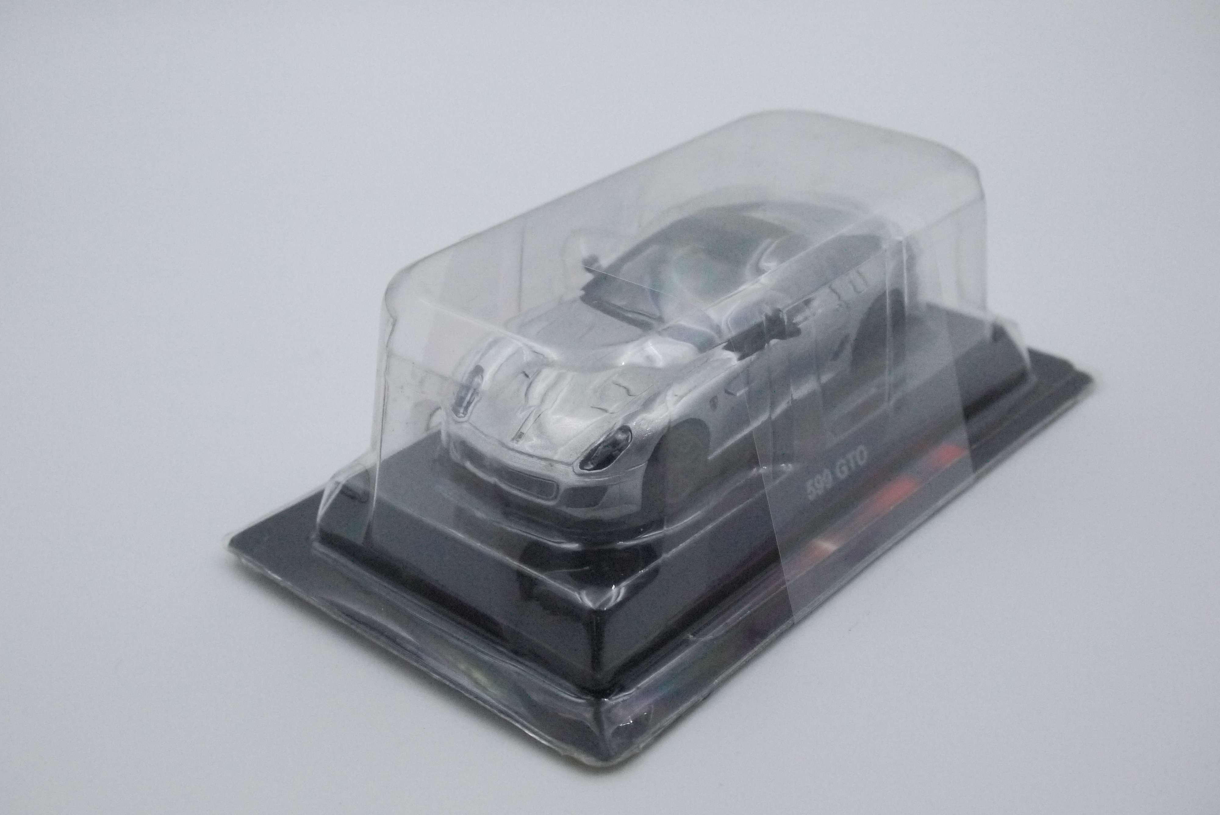 KYOSHO FERRARI 599 GTO SILVER