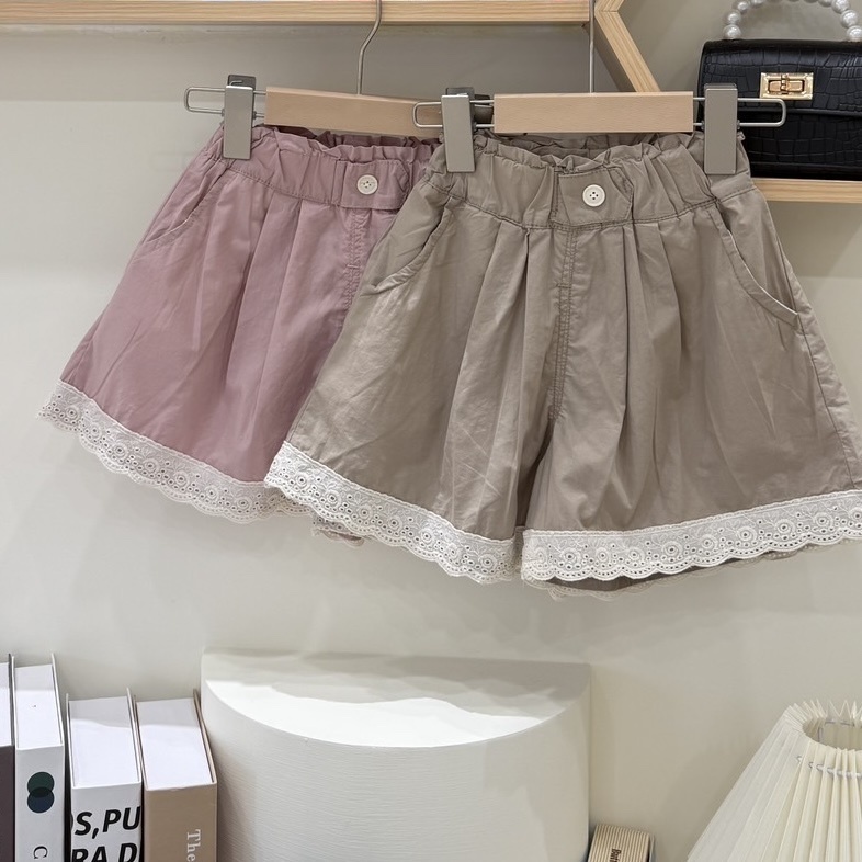 花邊休閒短褲