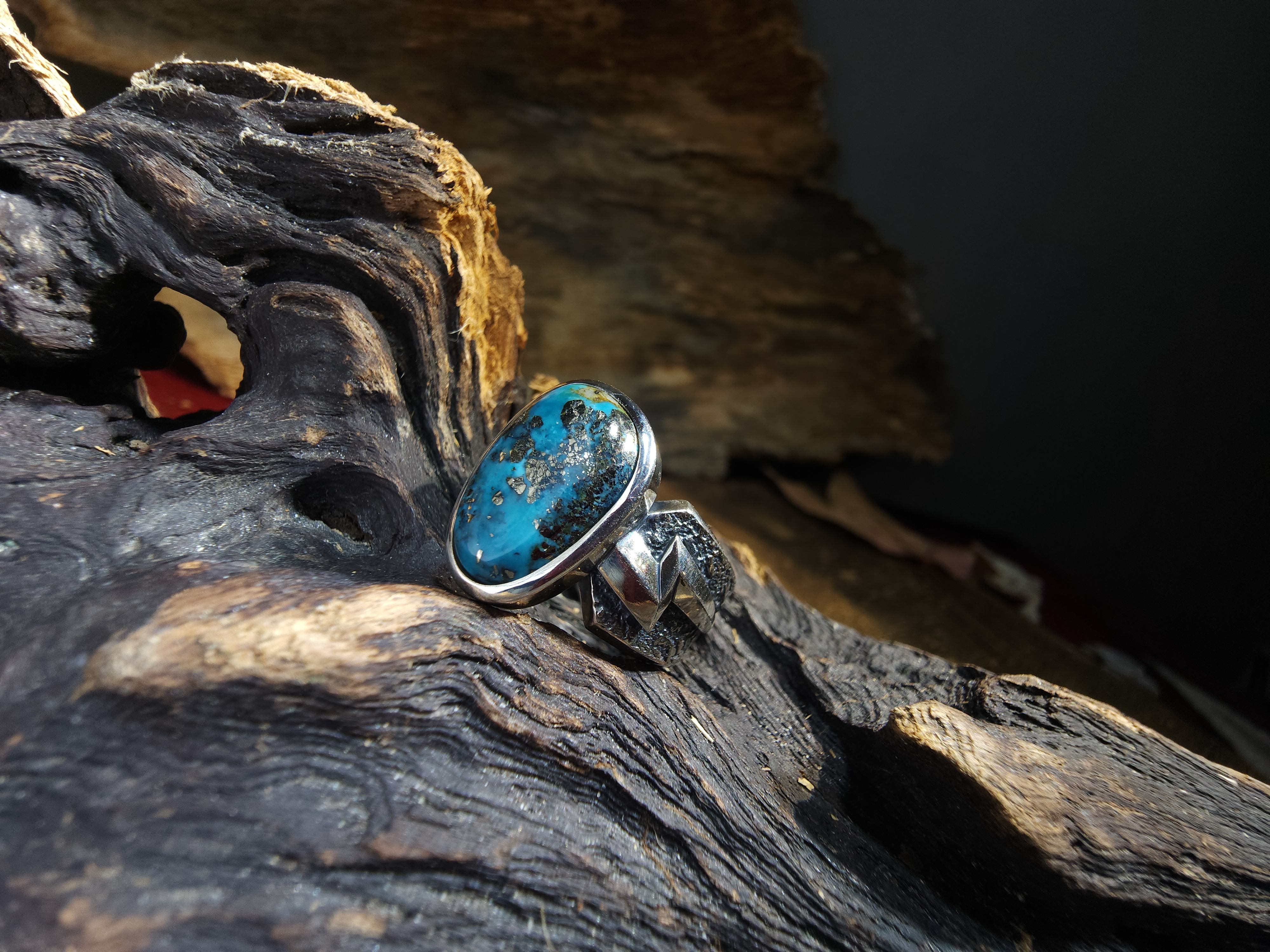 *Black Venom Jewelry- Freedom & Prayer 純銀銳角閃電戒鑲 Morenci II松石