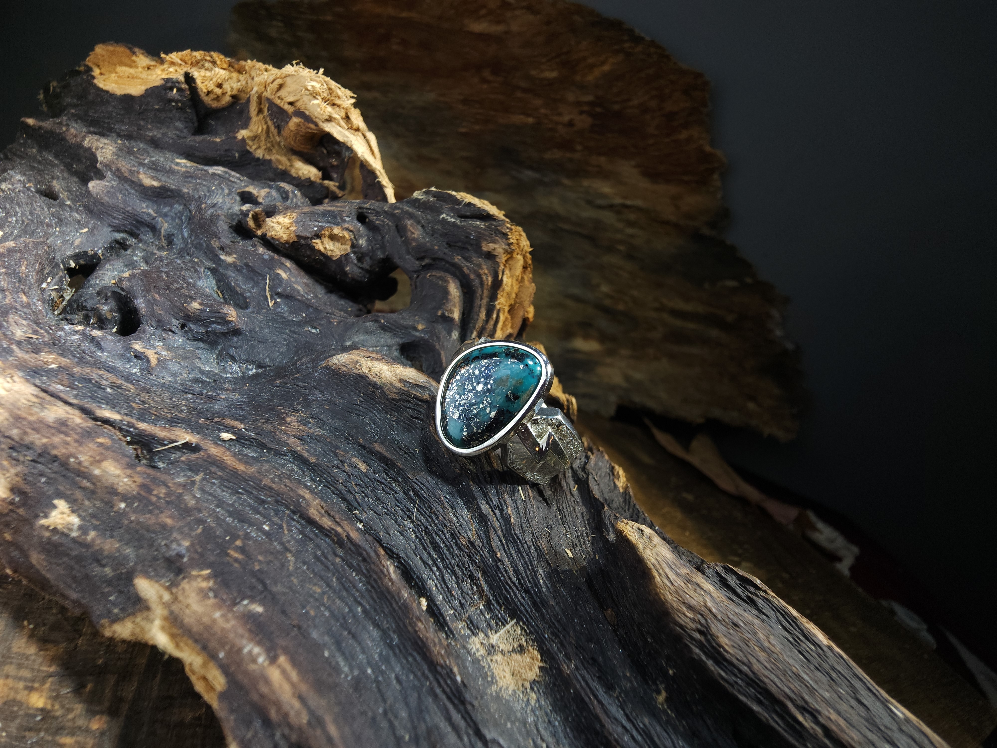 *Black Venom Jewelry- Freedom & Prayer 純銀銳角閃電戒鑲 Morenci II松石