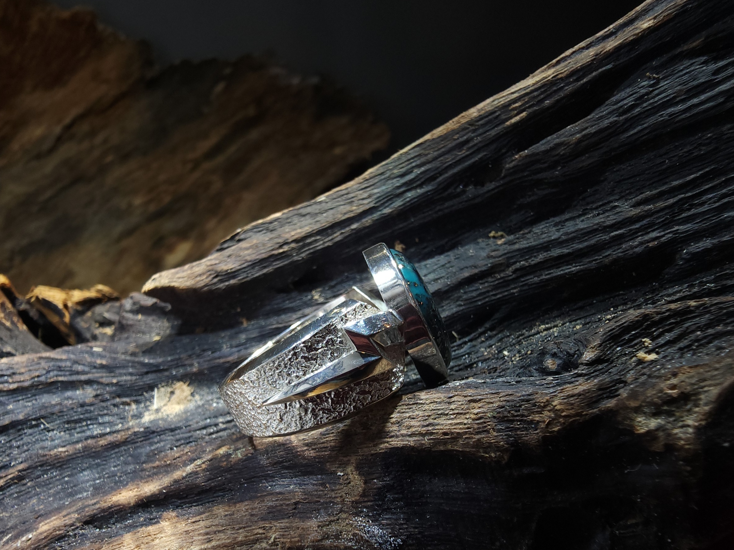 *Black Venom Jewelry- Freedom & Prayer 純銀銳角閃電戒鑲 Morenci II松石