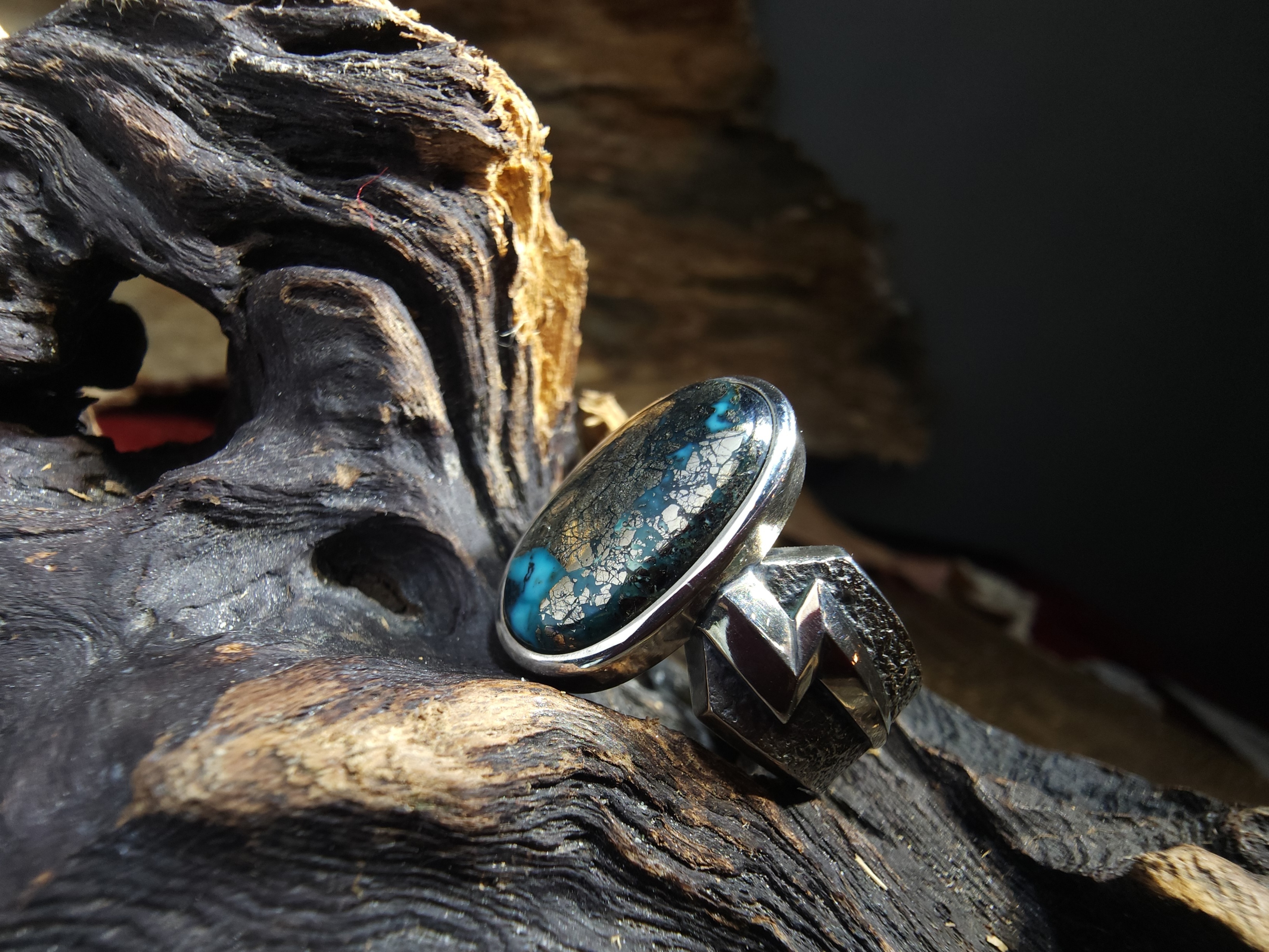 *Black Venom Jewelry- Freedom & Prayer 純銀銳角閃電戒鑲 Morenci II松石