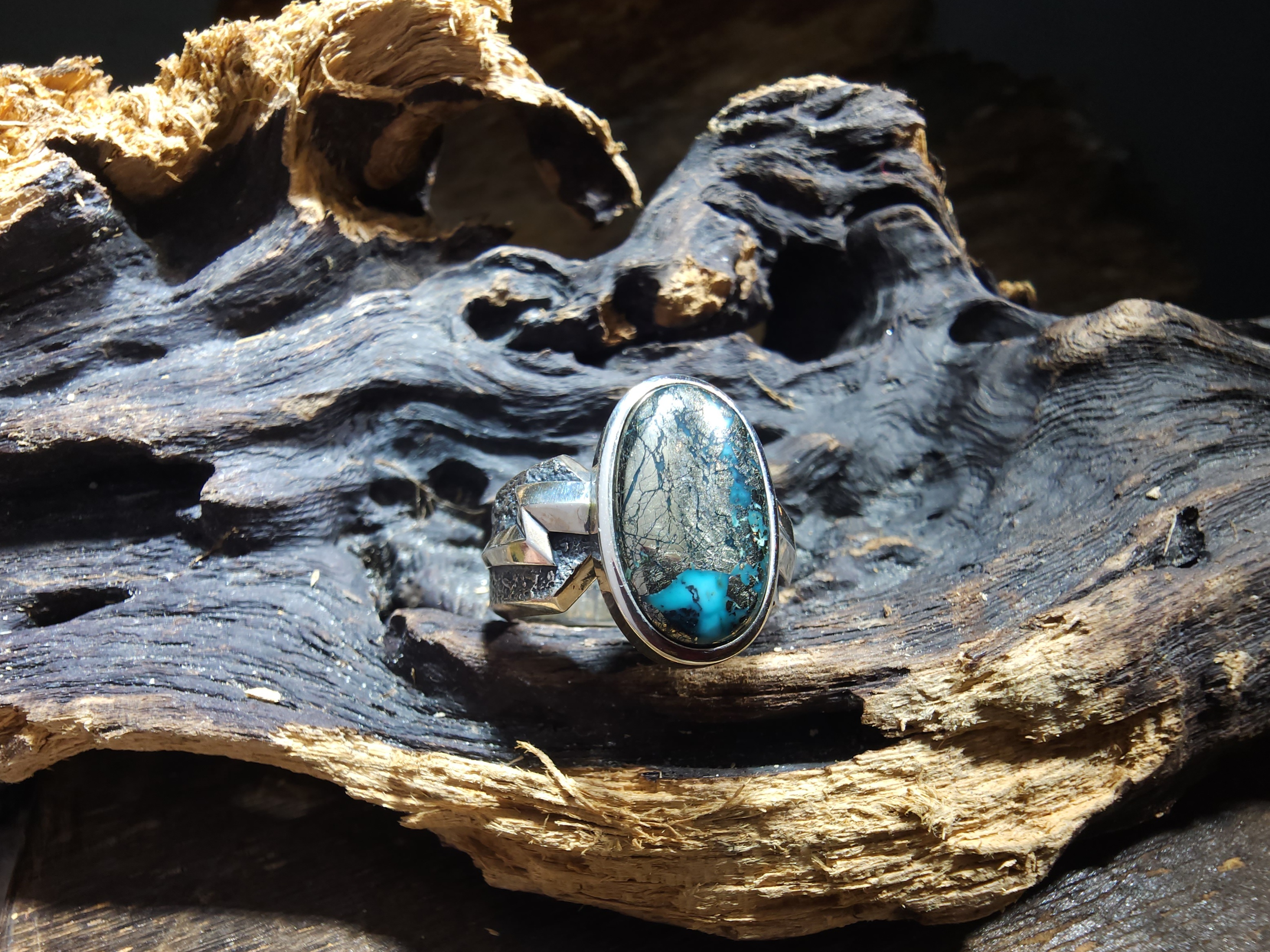 *Black Venom Jewelry- Freedom & Prayer 純銀銳角閃電戒鑲 Morenci II松石