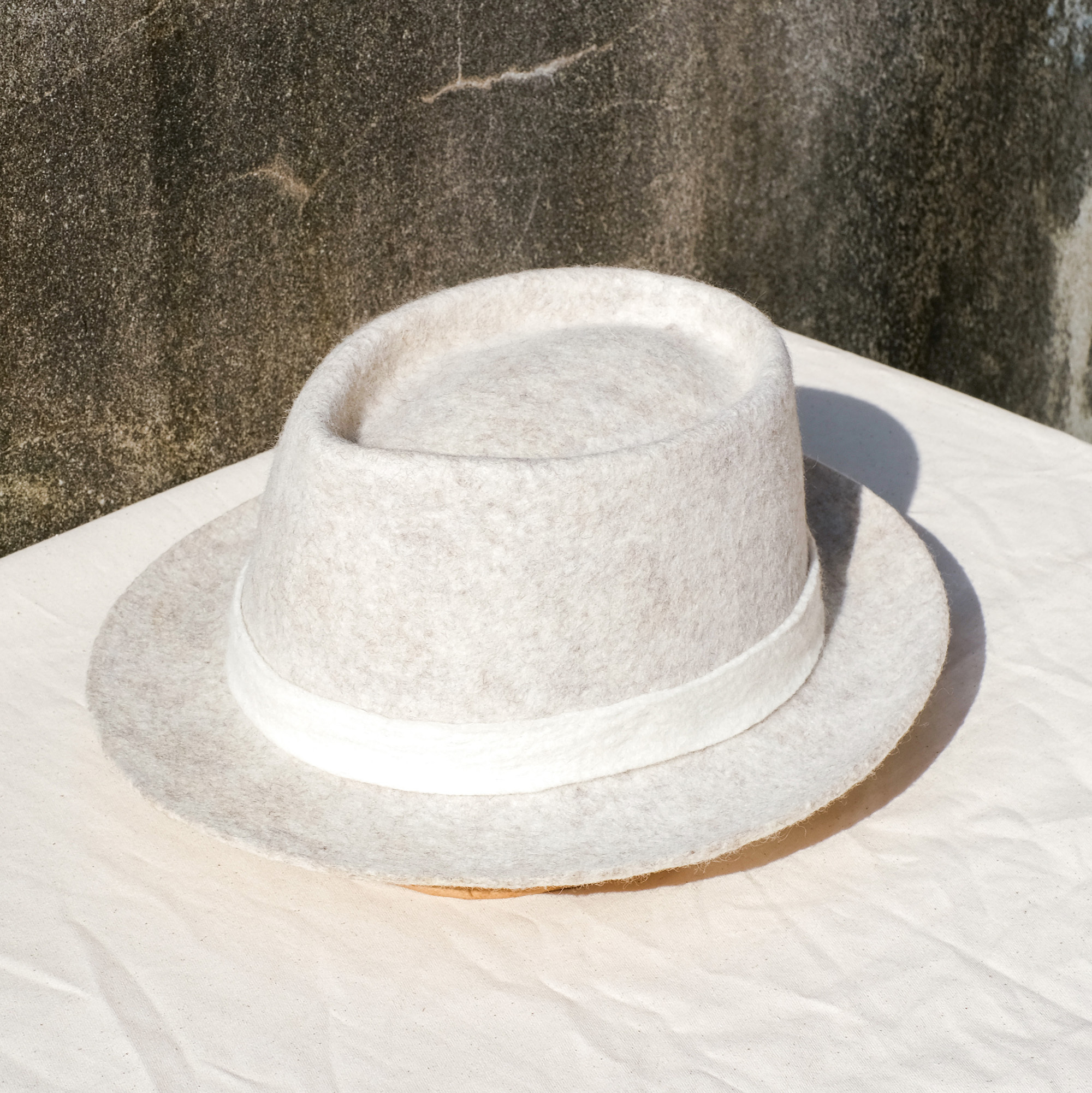 手工毛氈爵士帽｜羊毛絨－白色 (M)白色帽帶｜中國藏區
