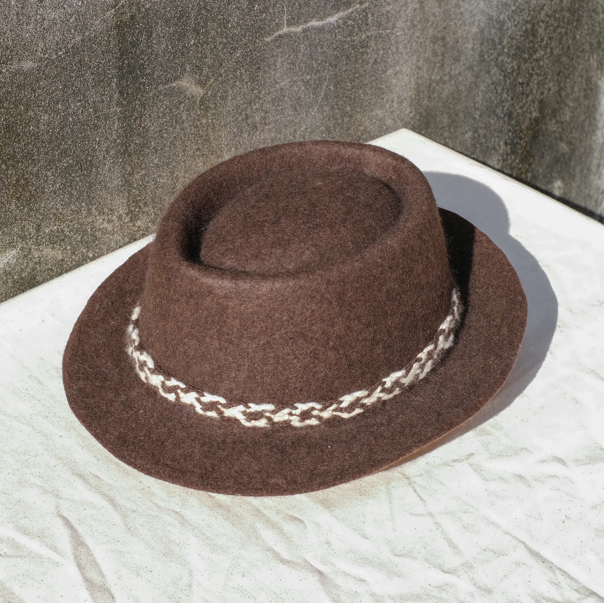 手工毛氈爵士帽｜氂牛絨－棕色 (M) 編織帽帶｜中國藏區
