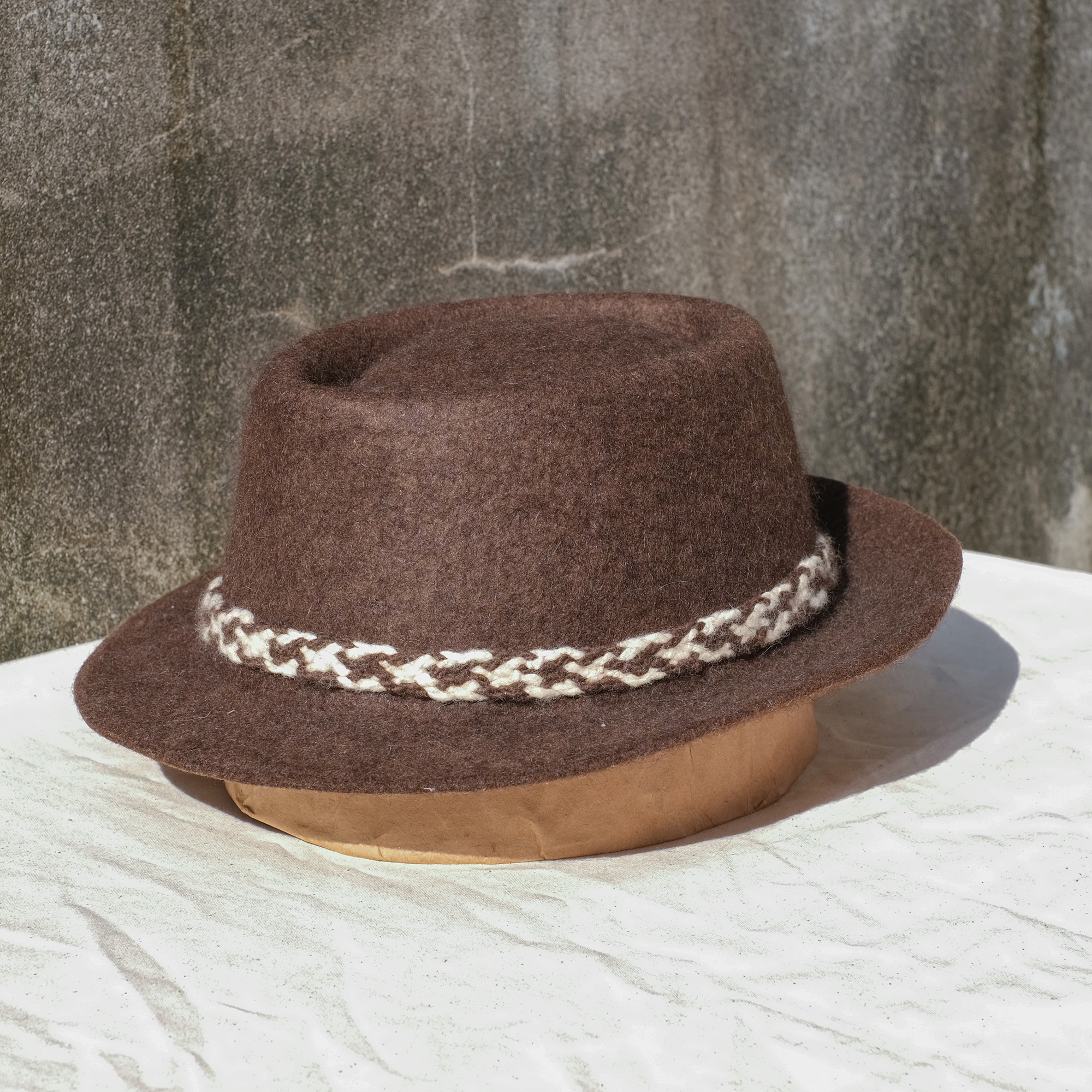 手工毛氈爵士帽｜氂牛絨－棕色 (M) 編織帽帶｜中國藏區