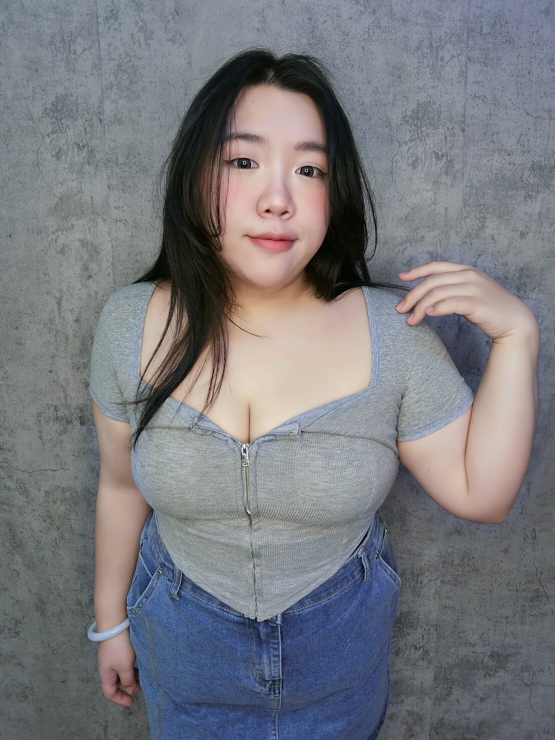 立體剪裁方領拉鍊短袖上衣