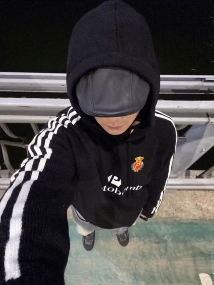 英倫皇冠字母印花針織帽T