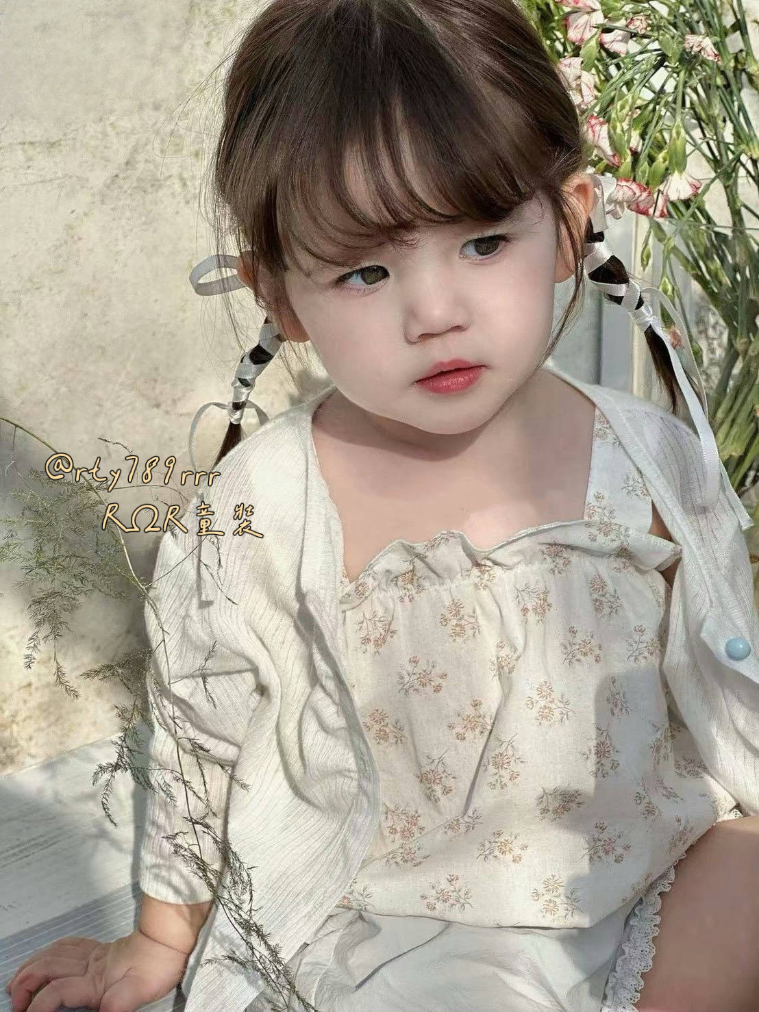 碎花吊帶套裝（不含罩衫）