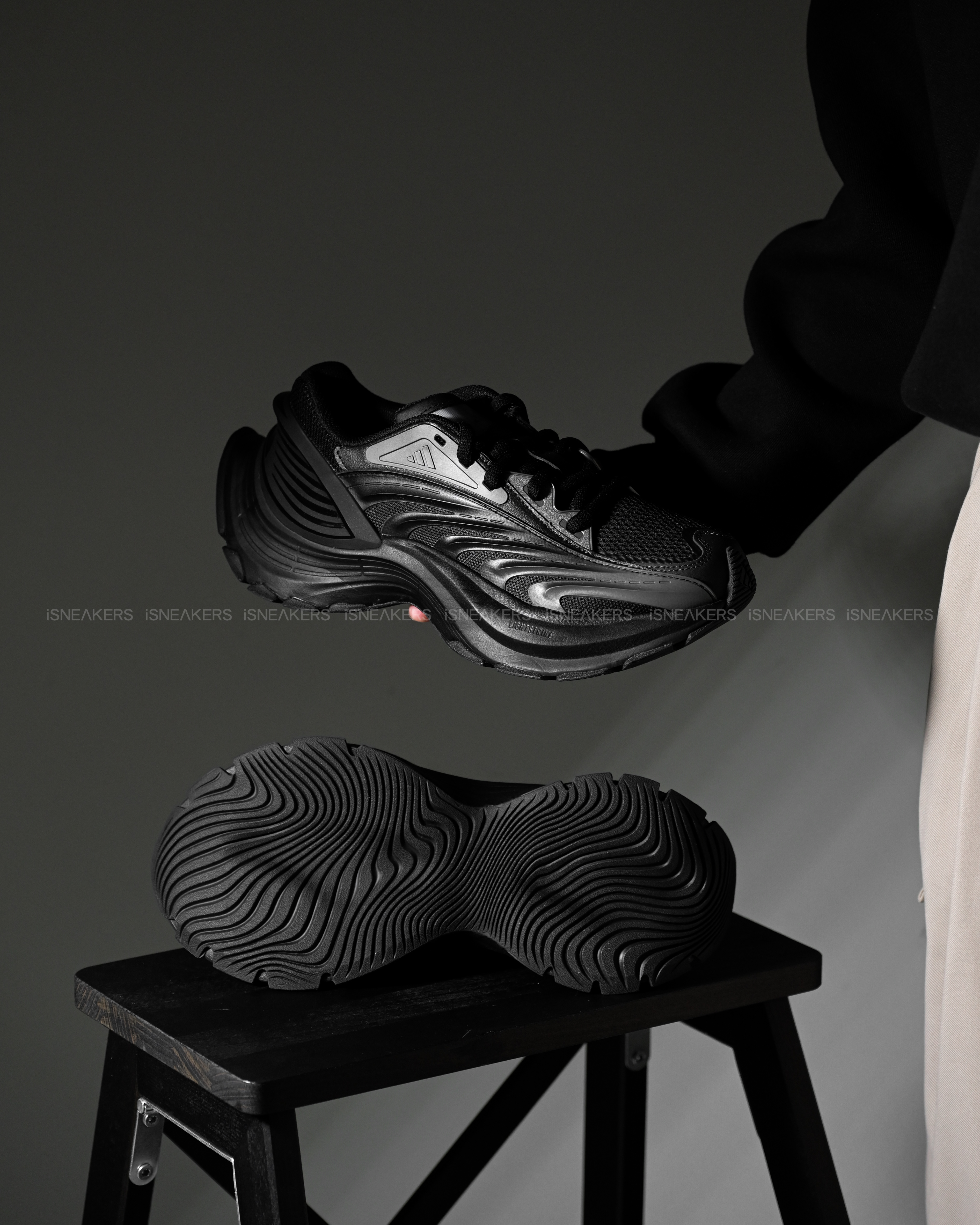 iSNEAKERS｜Adidas XLG MTW "Black" 純黑 JR5383