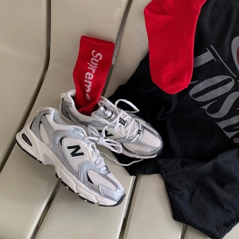 <全尺寸> NEW BALANCE 530 Y2K奶油黑銀 IU同款