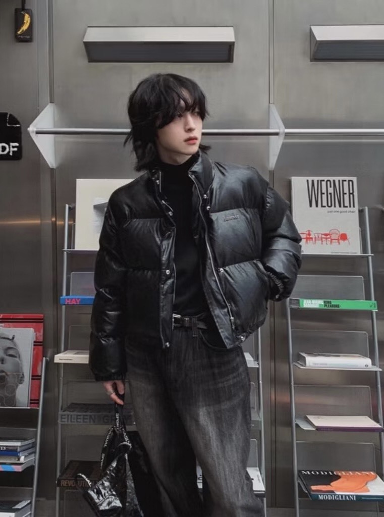 短版皮革羽絨外套