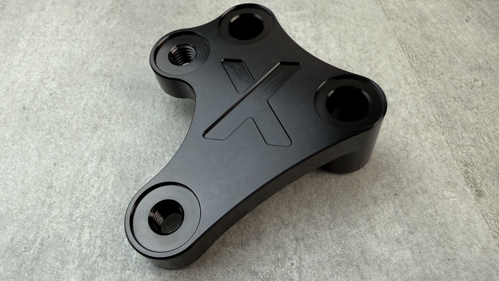 【YX部品】忍400 NINJA400 輕量化卡鉗座 對四卡座