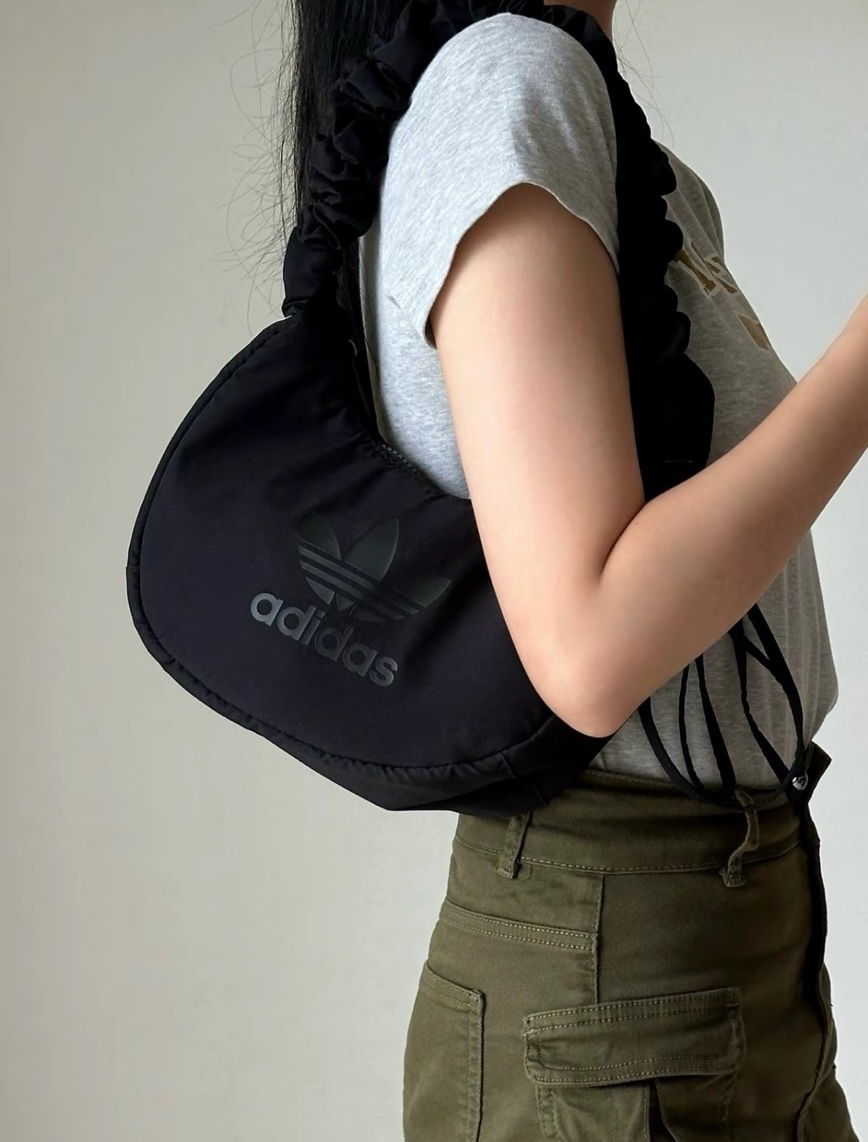 ADIDAS 雲朵皺摺 蝴蝶結 迷你腋下包 黑色 JP0144
