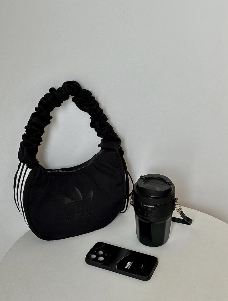 ADIDAS 雲朵皺摺 蝴蝶結 迷你腋下包 黑色 JP0144