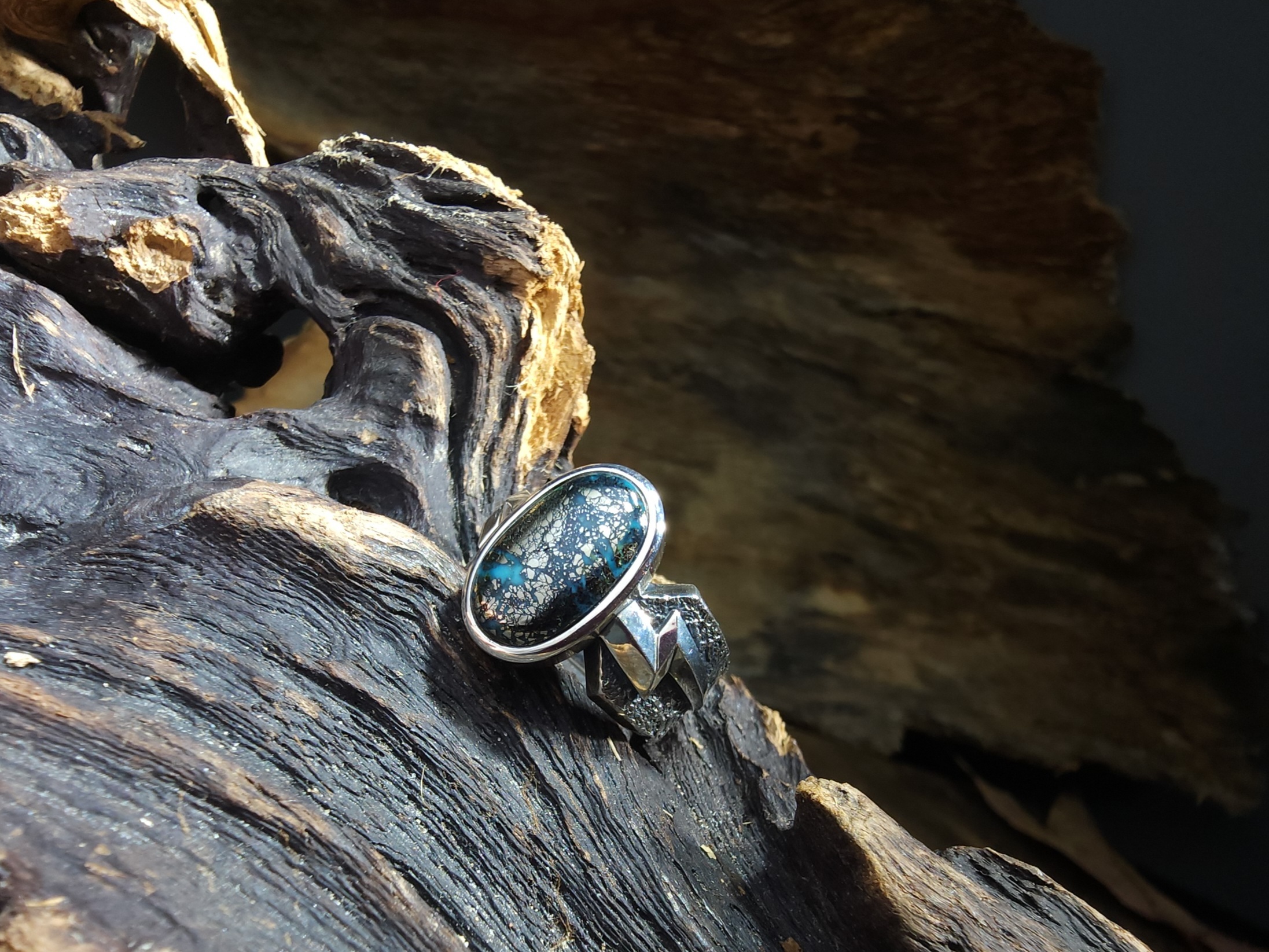 *Black Venom Jewelry- Freedom & Prayer 純銀銳角閃電戒鑲 Morenci II松石