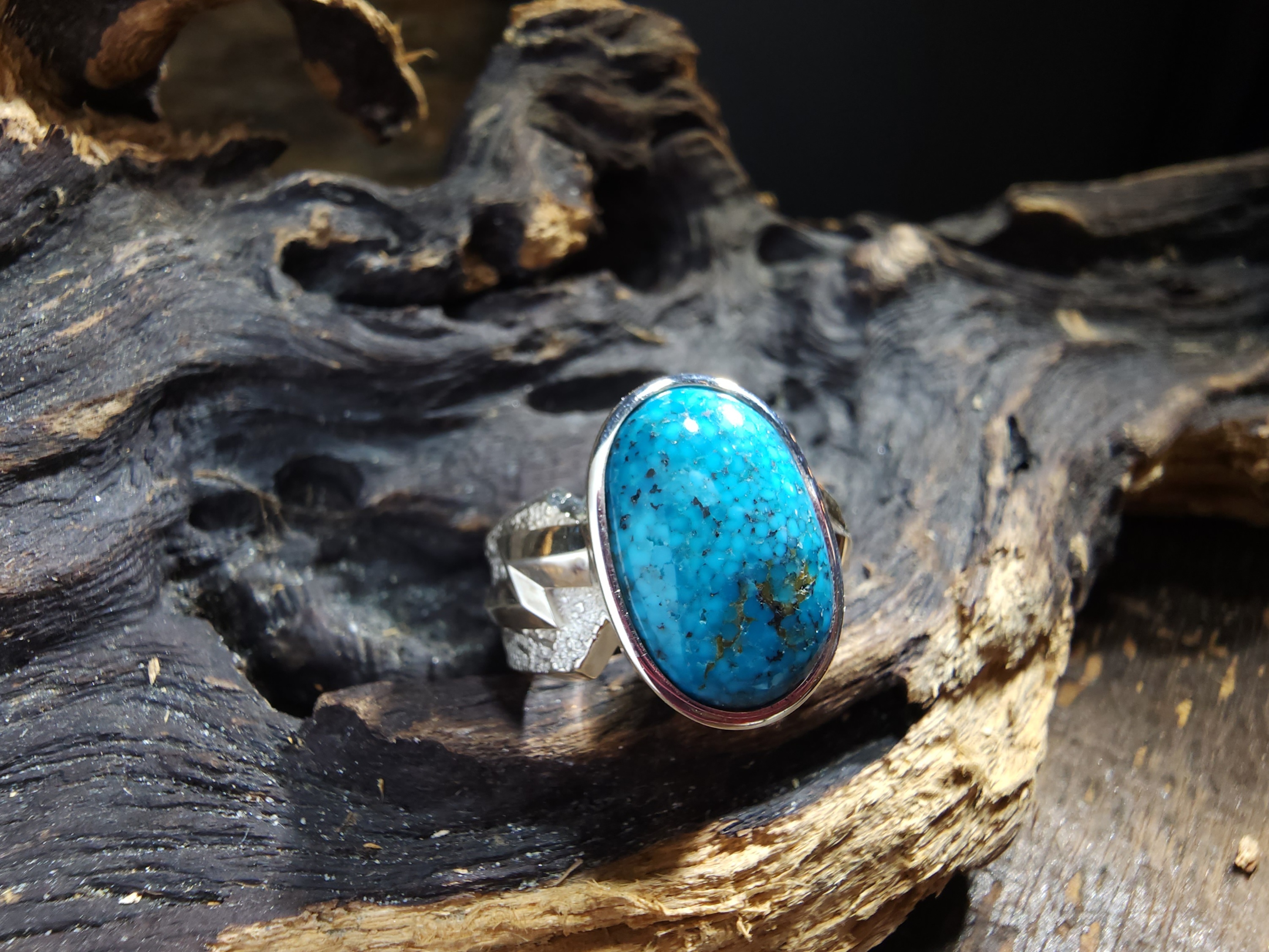 *Black Venom Jewelry- Freedom & Prayer 純銀銳角閃電戒鑲 Kingman松石