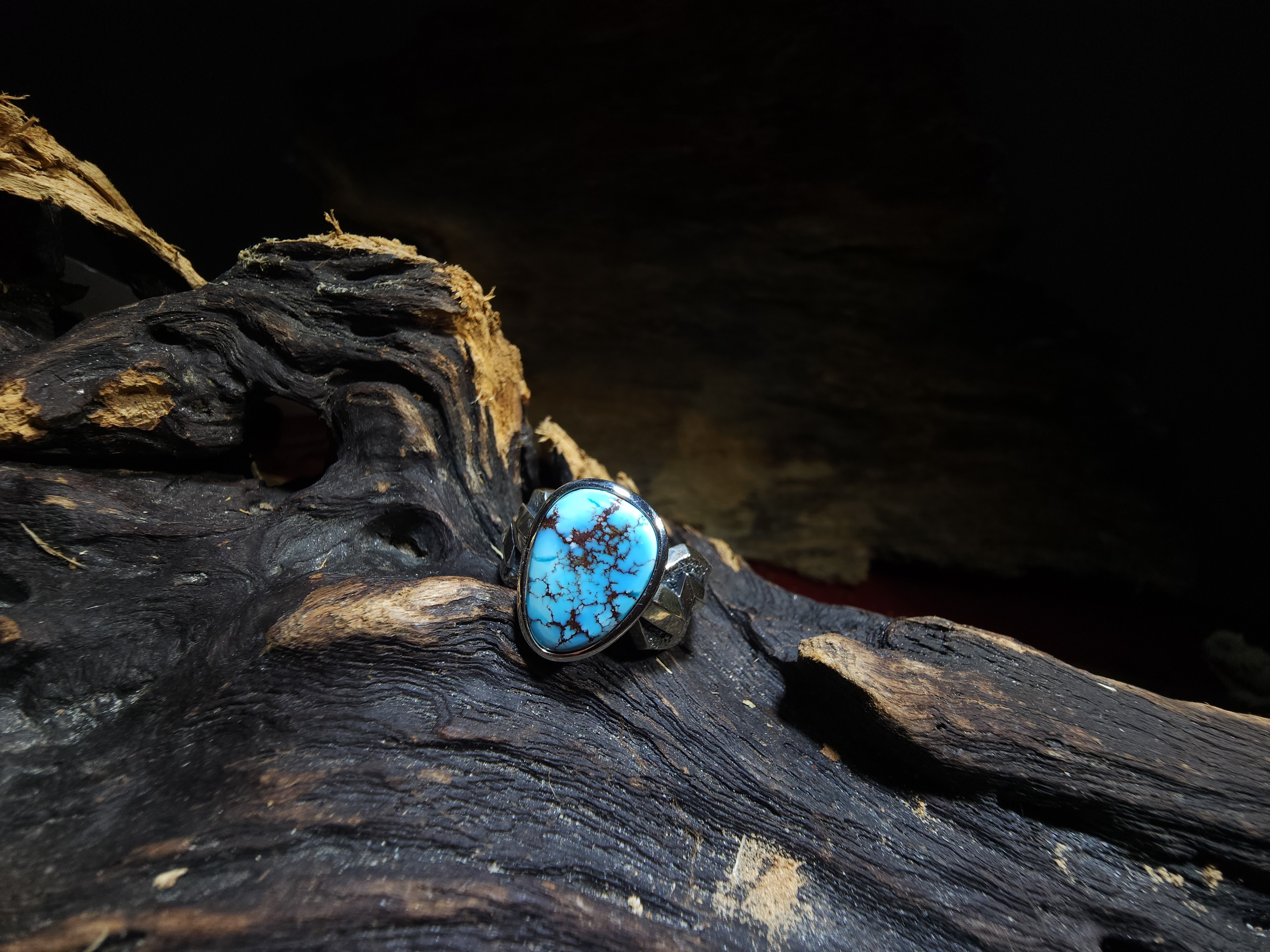 *Black Venom Jewelry- Freedom & Prayer 純銀銳角閃電戒鑲 Golden Hill 松石