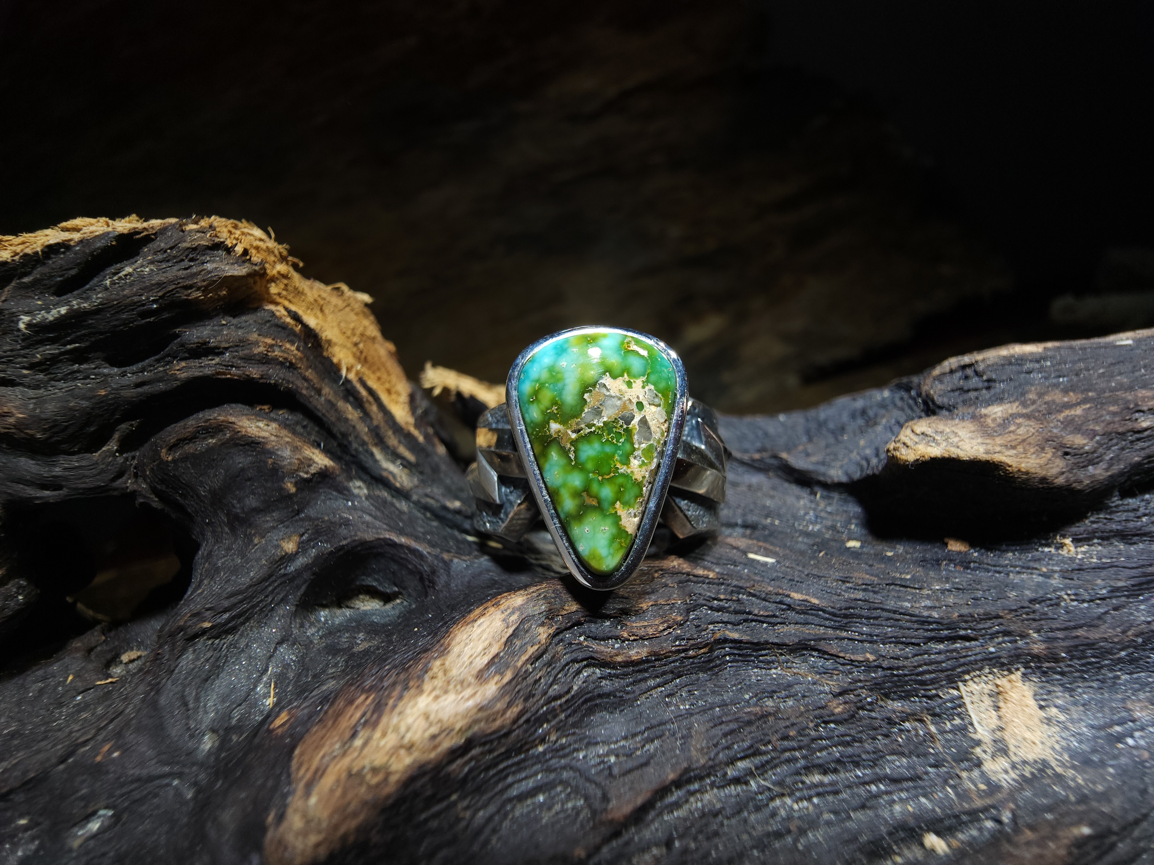 *Black Venom Jewelry- Freedom & Prayer 純銀銳角閃電戒鑲 Sonora Gold 松石