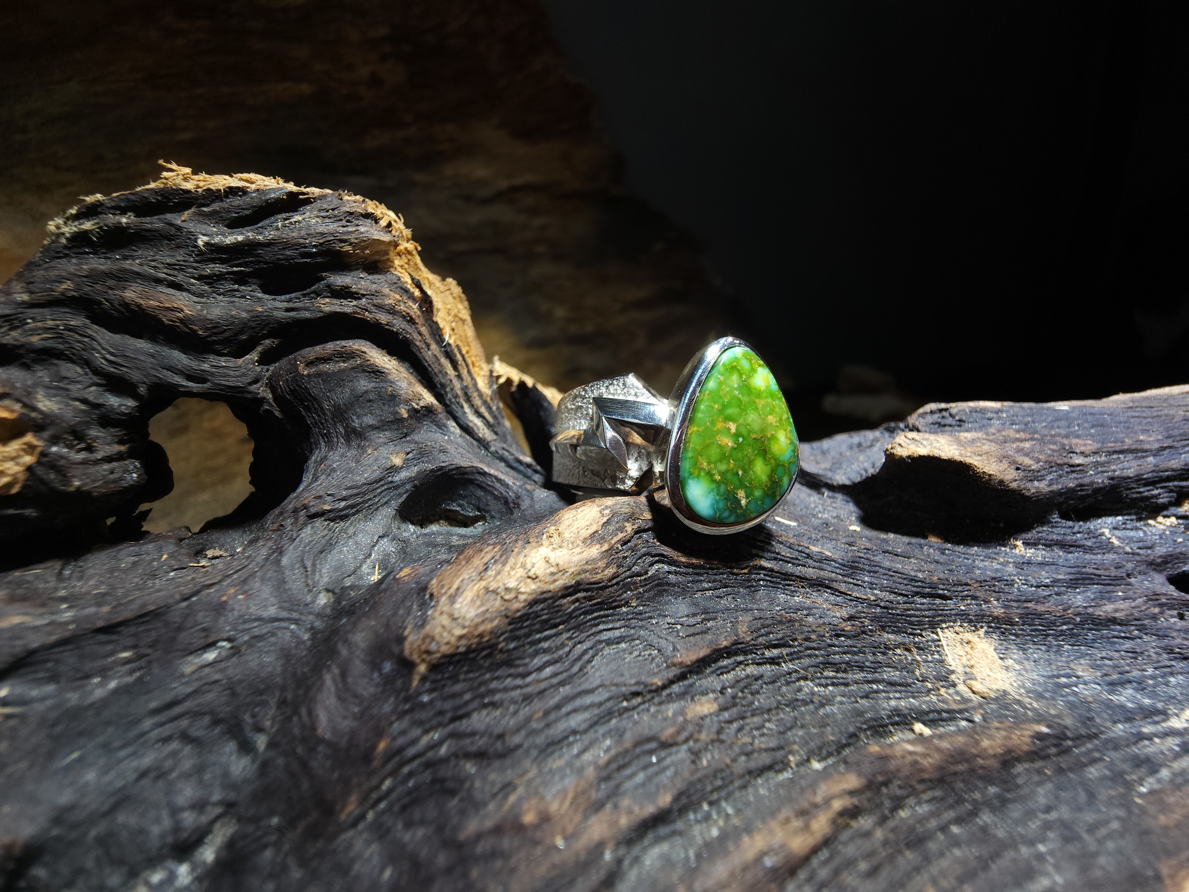 *Black Venom Jewelry- Freedom & Prayer 純銀銳角閃電戒鑲 Sonora Gold 松石