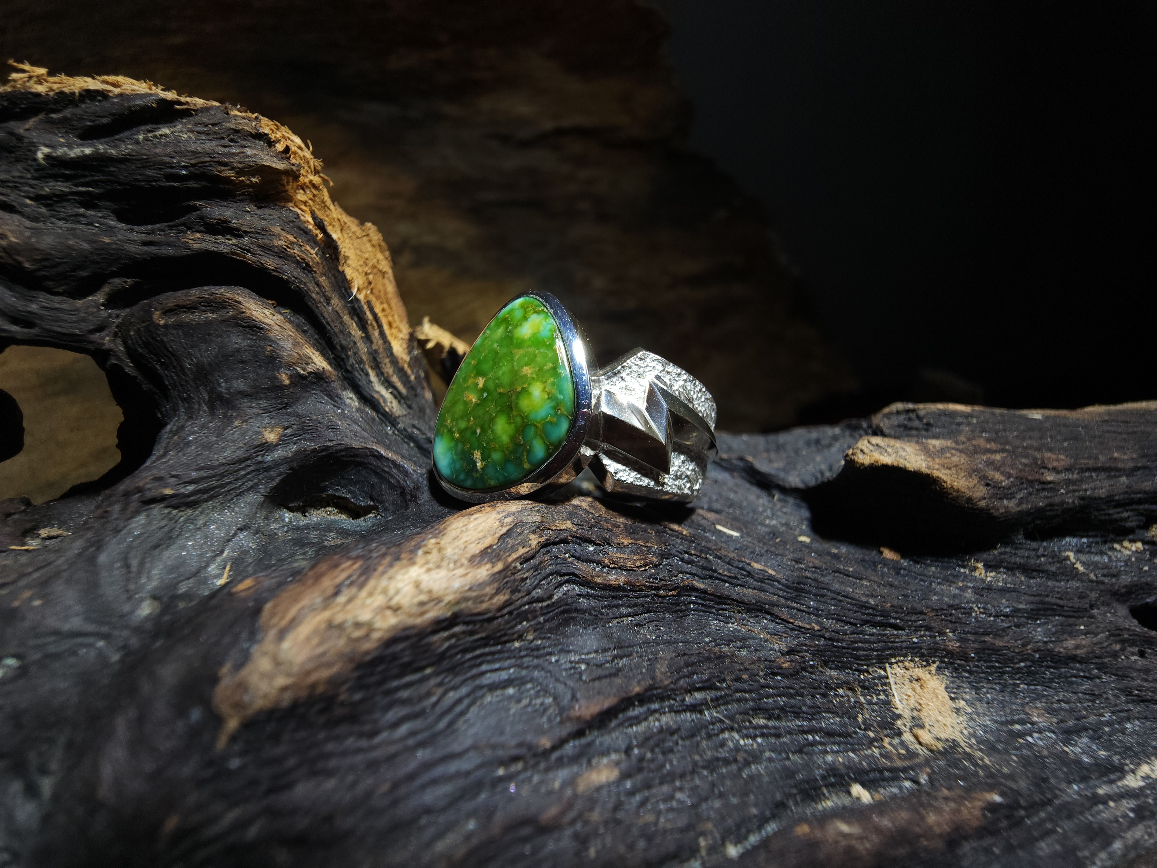 *Black Venom Jewelry- Freedom & Prayer 純銀銳角閃電戒鑲 Sonora Gold 松石