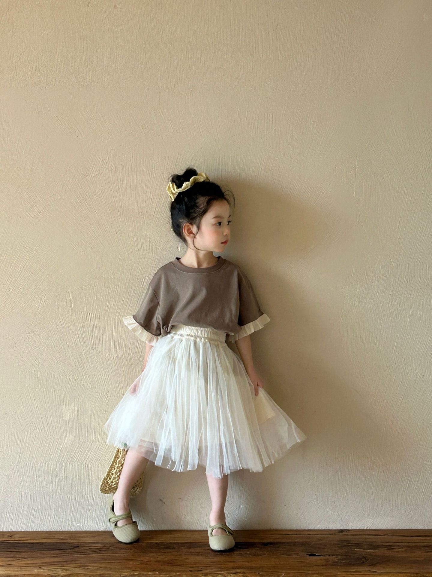 咖色花邊上衣/米白長紗裙