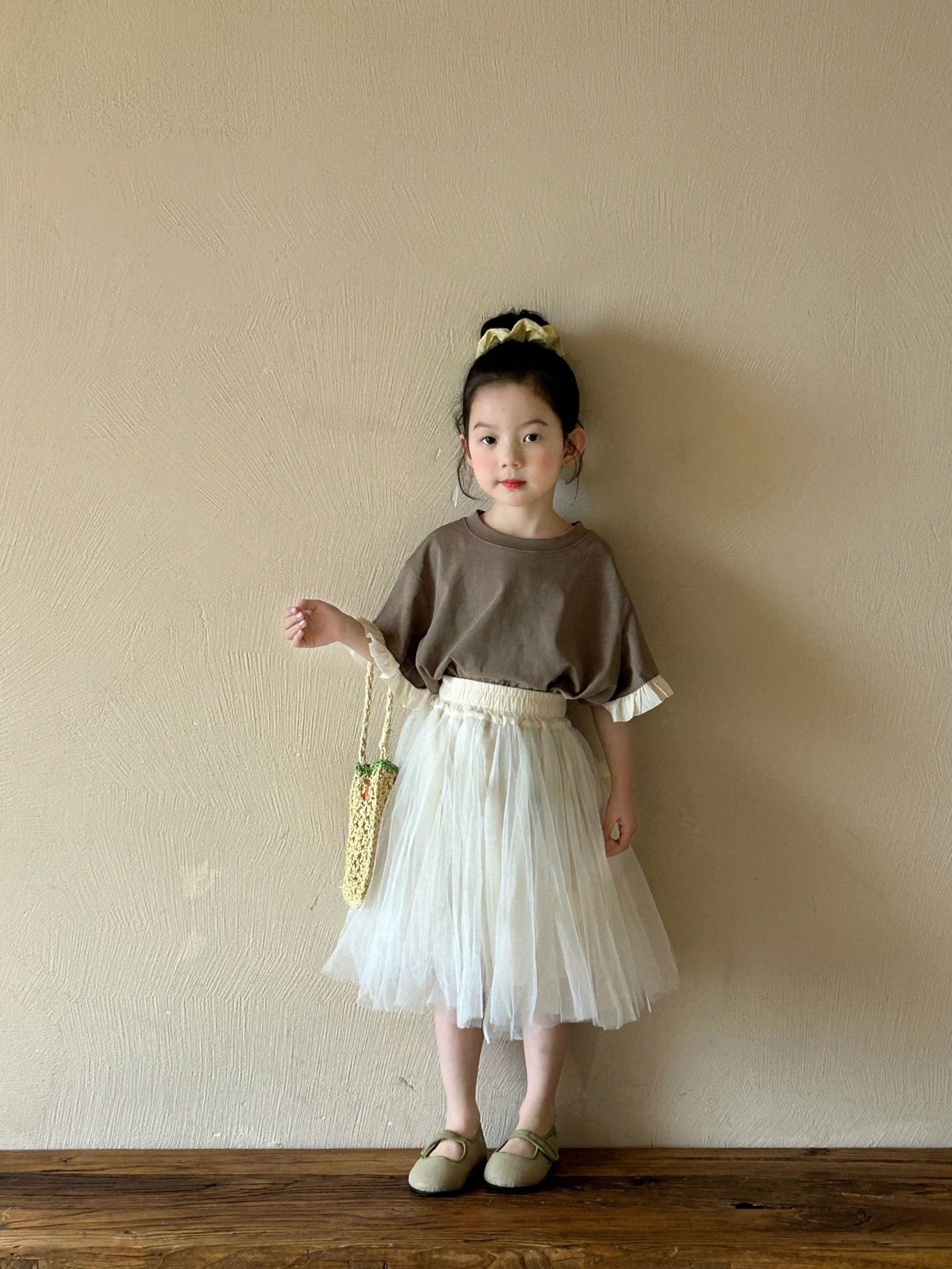 咖色花邊上衣/米白長紗裙