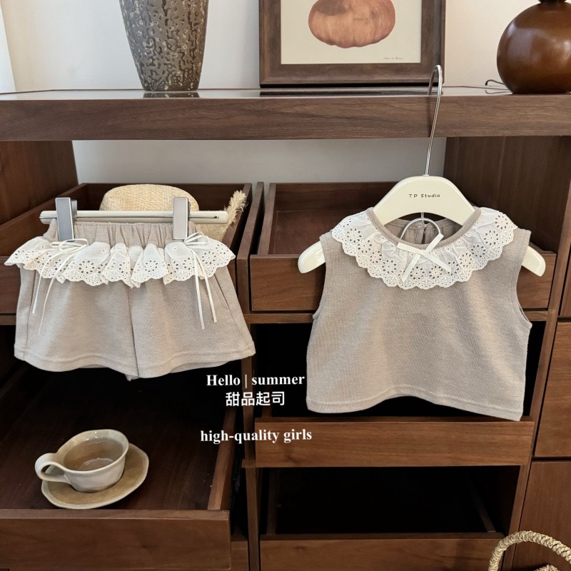 奶呼呼拼接蕾絲套裝