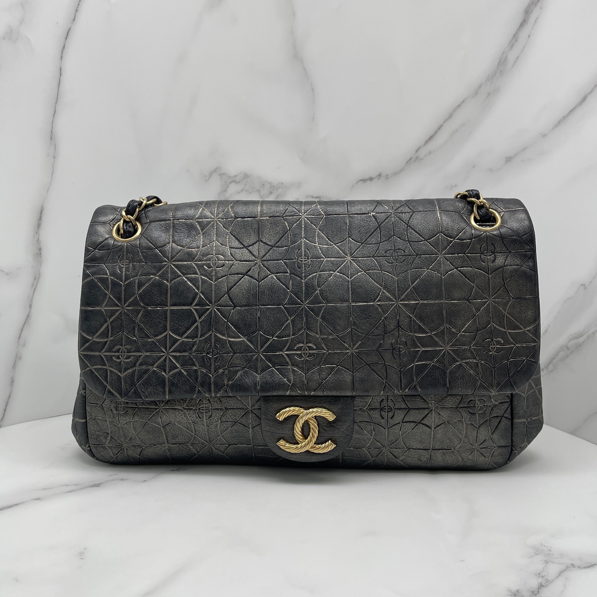 Chanel Embossed Jumbo Flap （limited edition ) #B220325