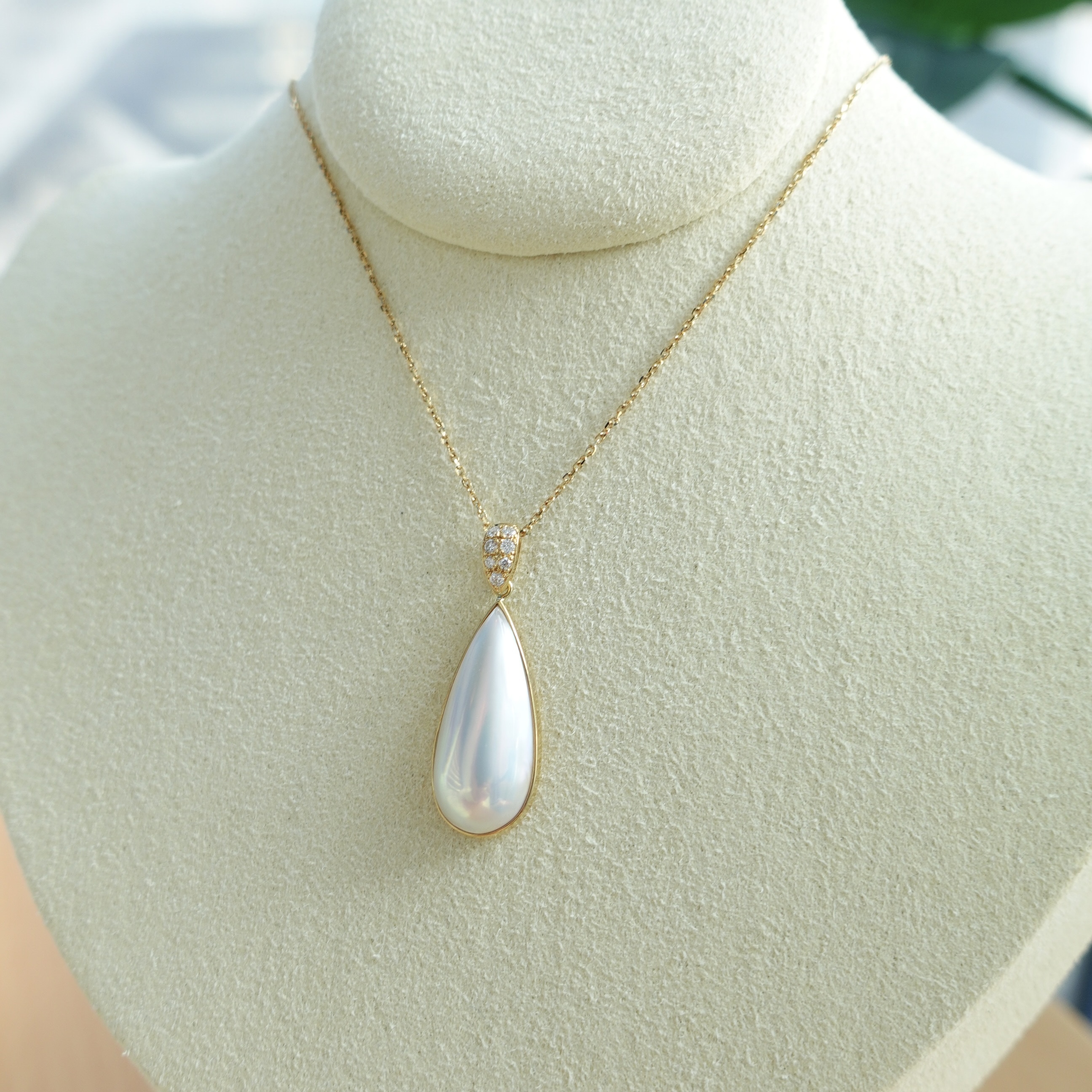 18K金日本稀有極光炫彩馬貝珠鑽石套鏈 - 瘦水滴形