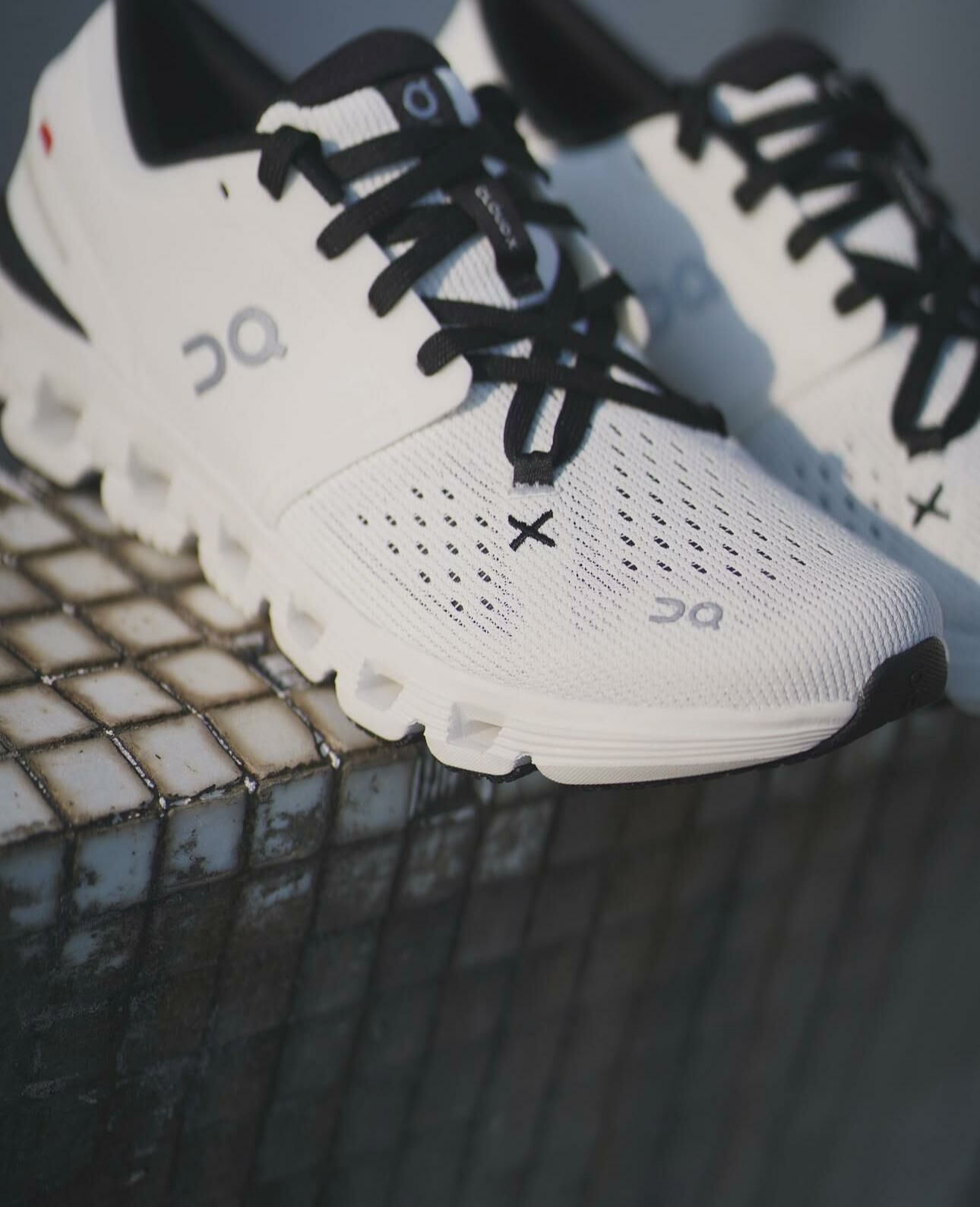 現貨| ON Cloud X 4 Ivory | Black